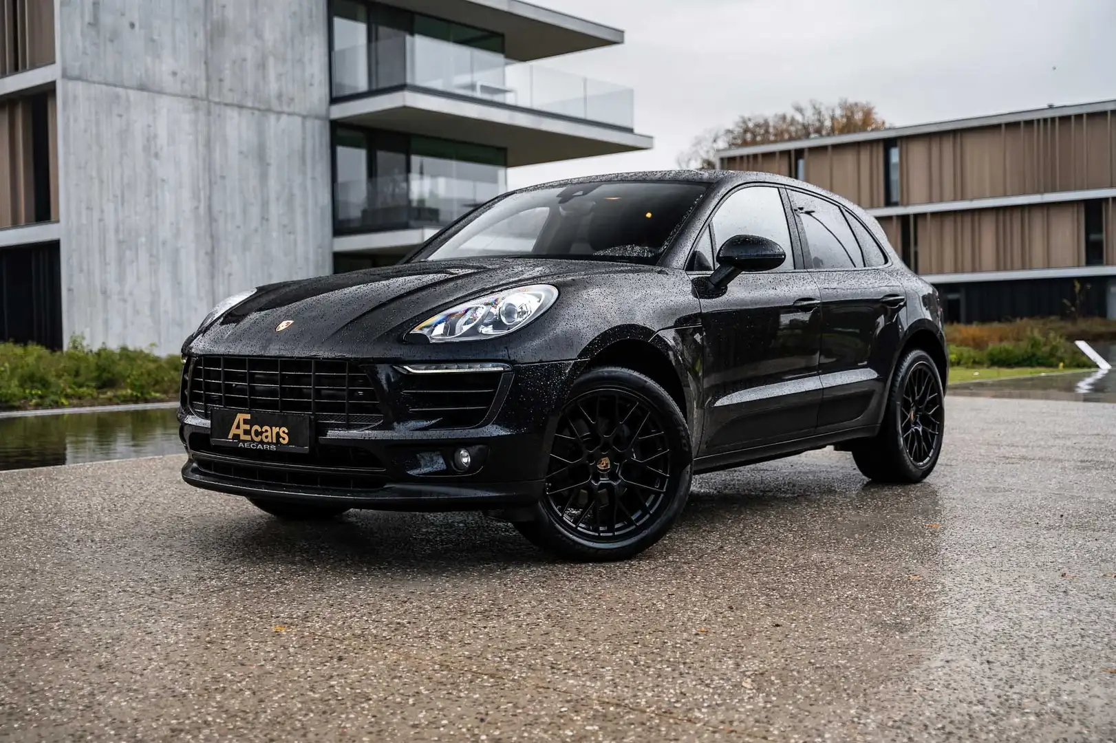Porsche Macan 2.0 / PDK / HEATED SEATS / BELGIAN CAR / PDC / TOW Zwart - 1