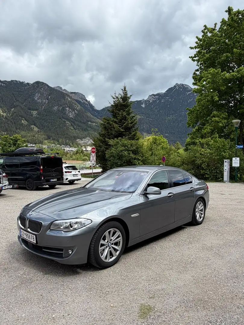 BMW 530 Luxury Edition - 2