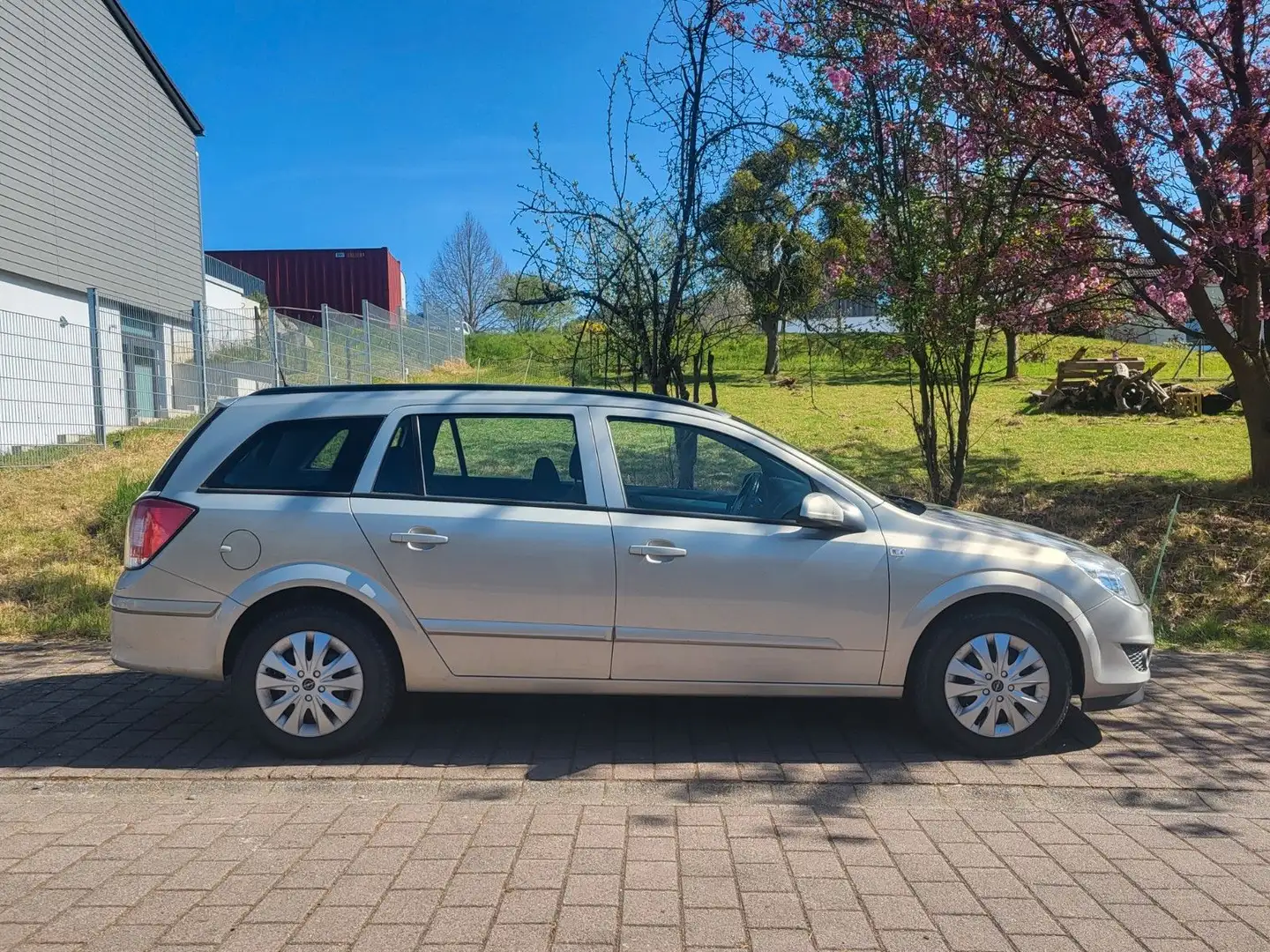 Opel Astra H 1.6  Caravan Edition*Tüv Neu* Silber - 2