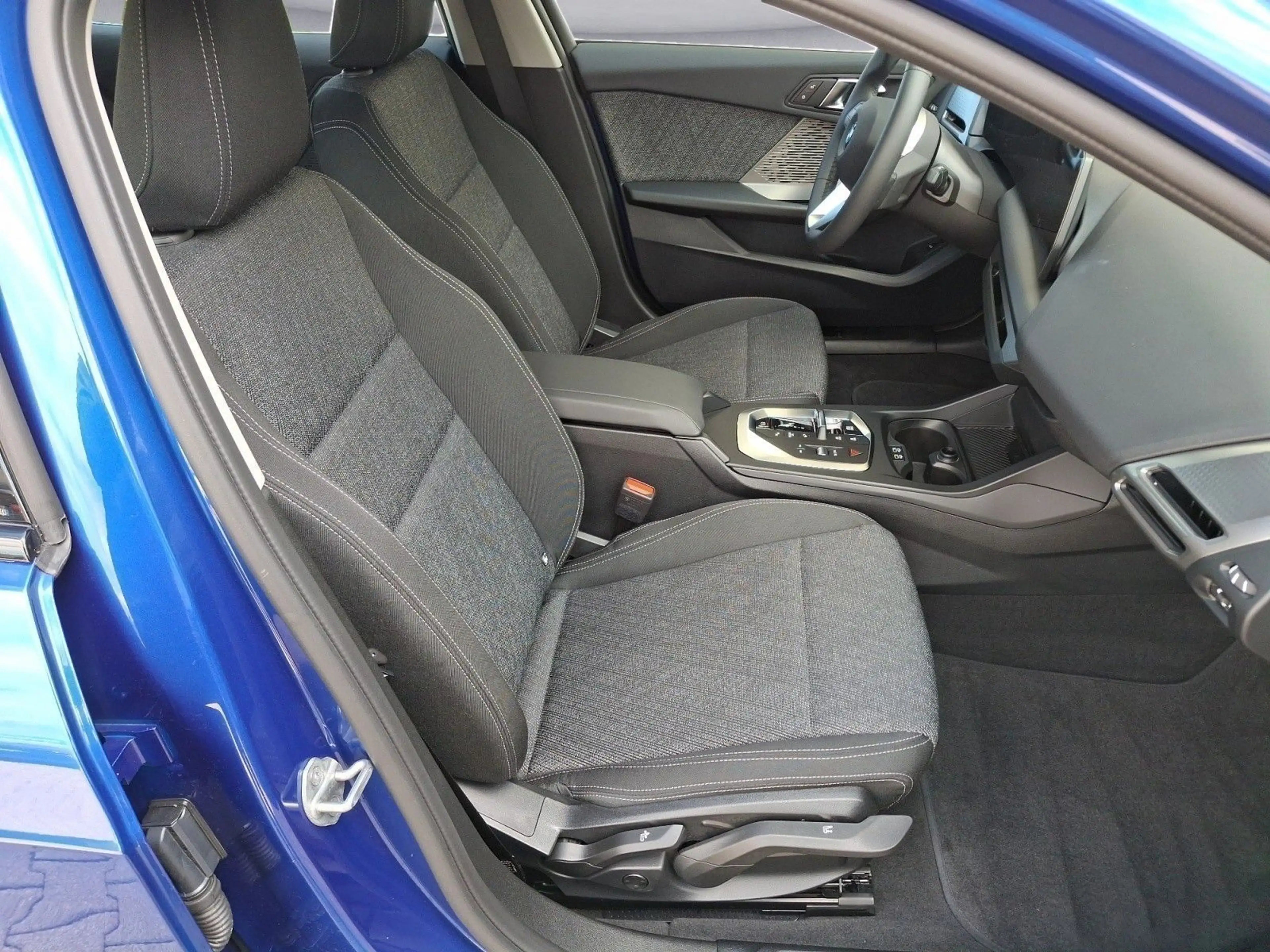 BMW 120 d M Sport Navi Head-Up RFK Komfortzugang — photo 9