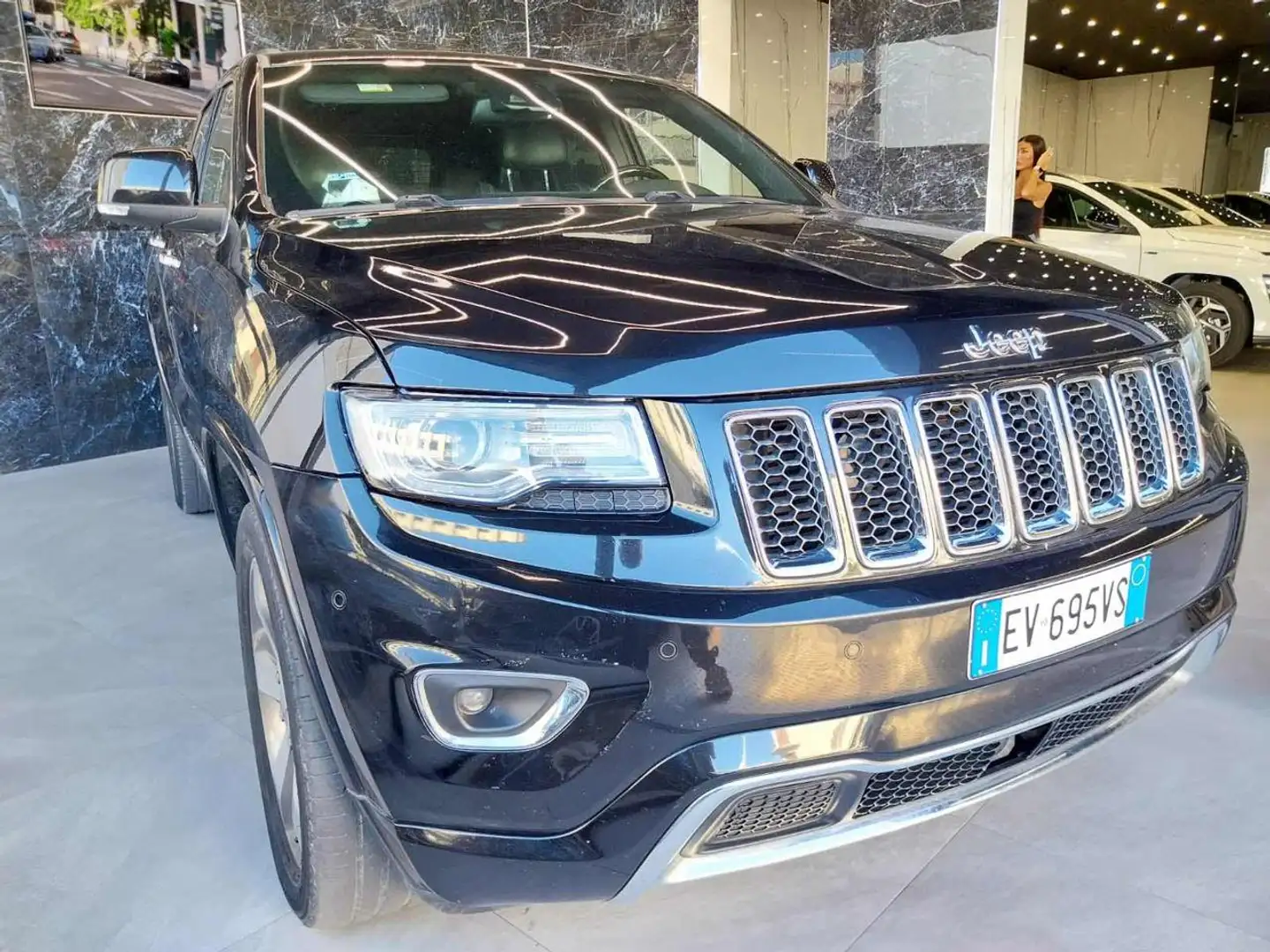 Jeep Grand Cherokee 3.0 V6 CRD 250 CV Multijet II Overland Nero - 2