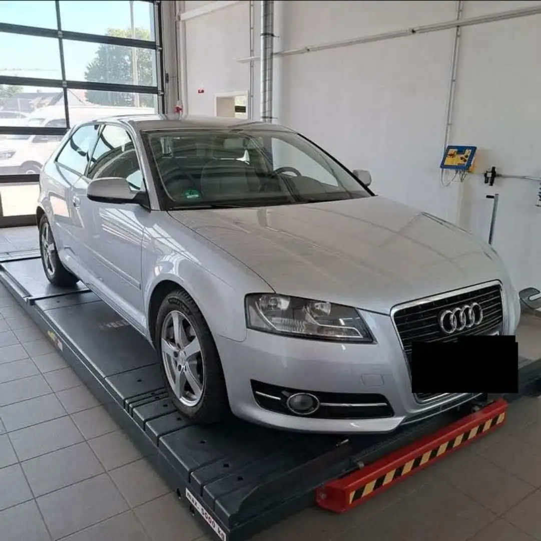 Audi A3 1.2 TFSI Attraction*Tempo*Klima*AHK*Alu*Schec Argent - 1