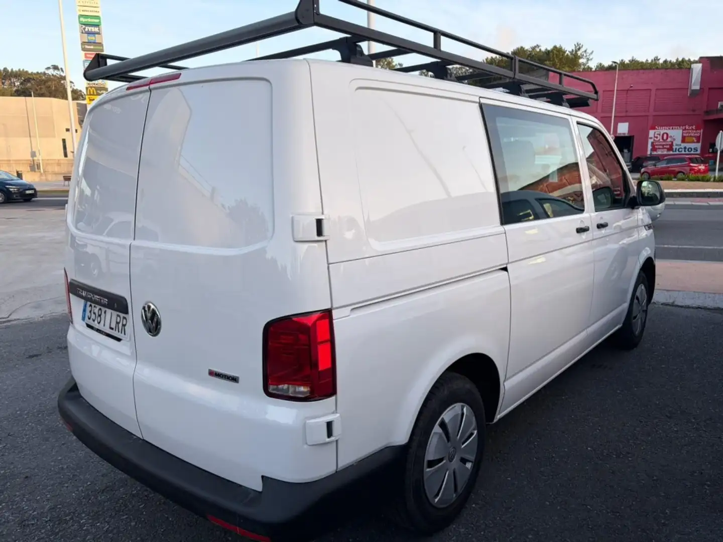 Volkswagen Transporter Kombi 2.0TDI SCR BMT 4M 110kW Blanco - 2
