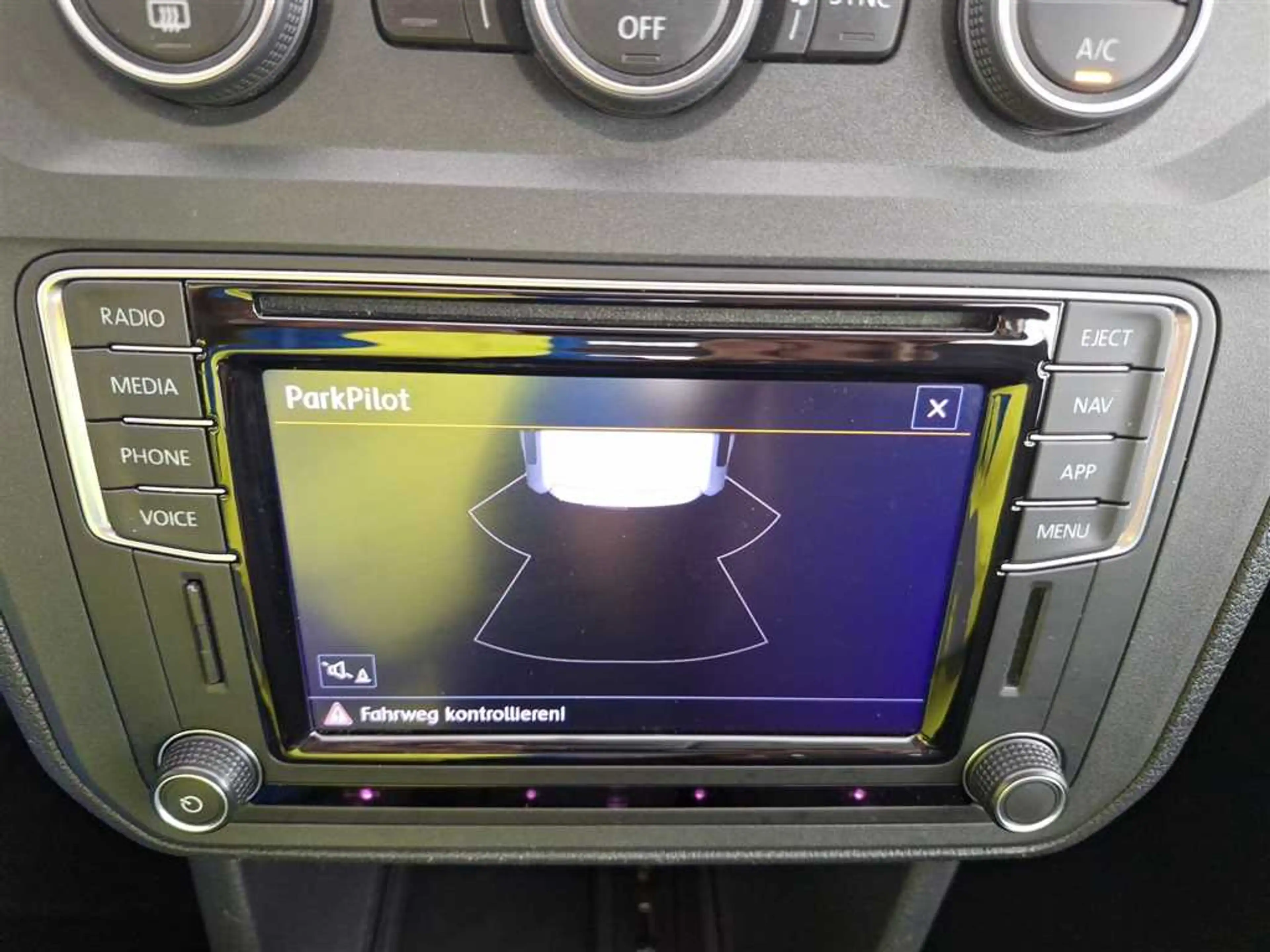Volkswagen Caddy Trendline 2.0 TDI 4MOTION — photo 12