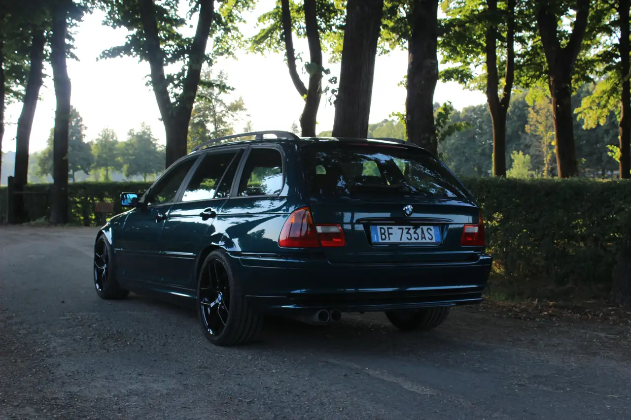 BMW 318i Touring, foto 4