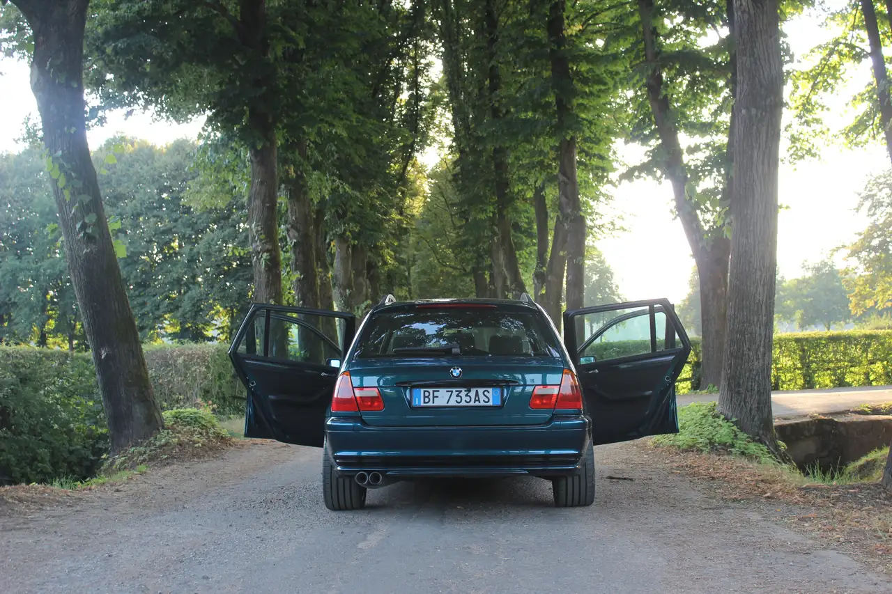 BMW 318i Touring, foto 6