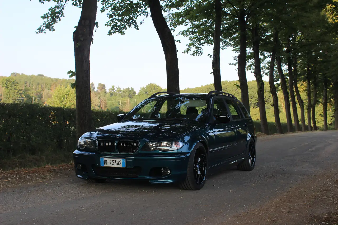 BMW 318i Touring, foto 1