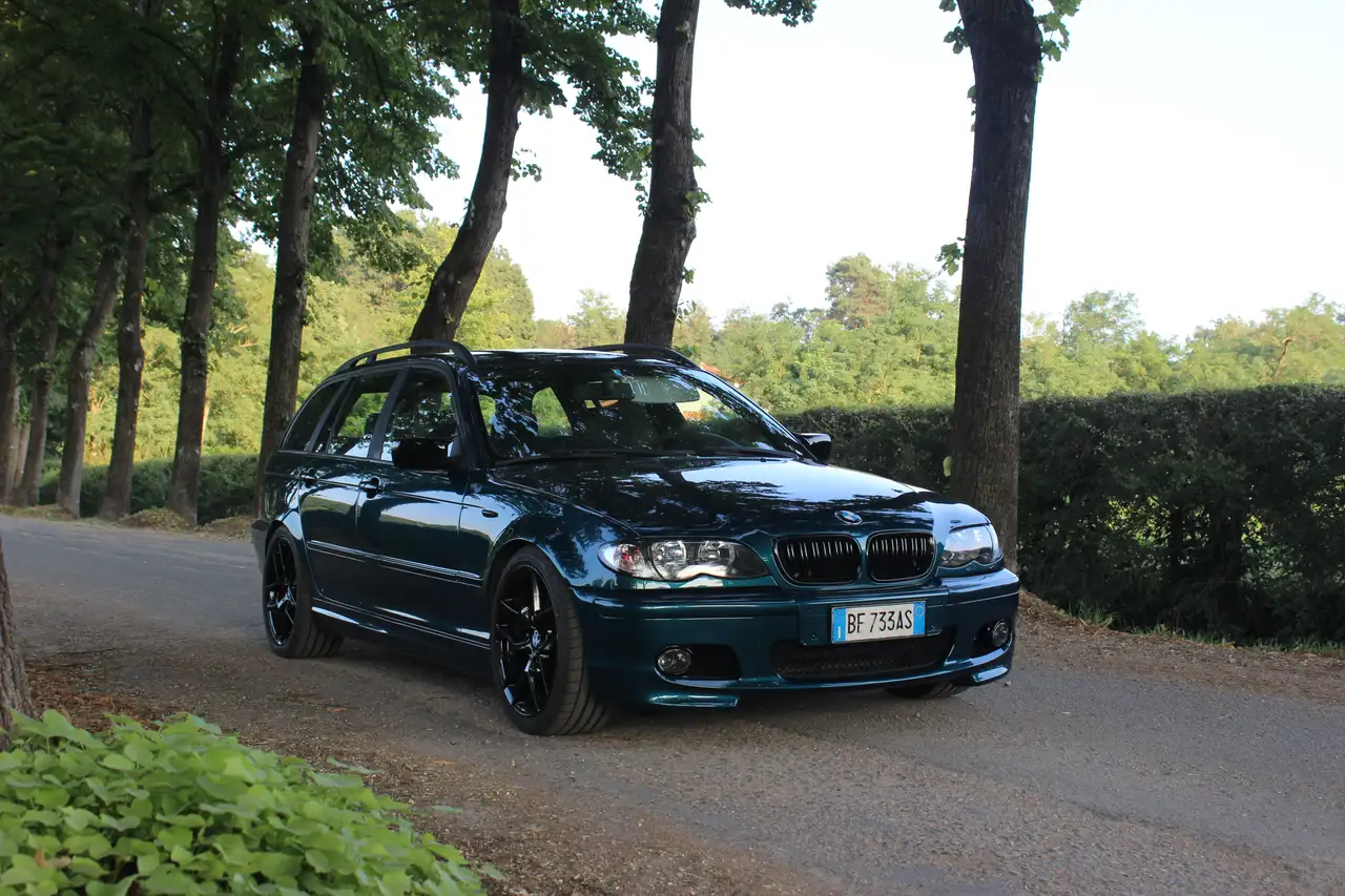 BMW 318i Touring, foto 2