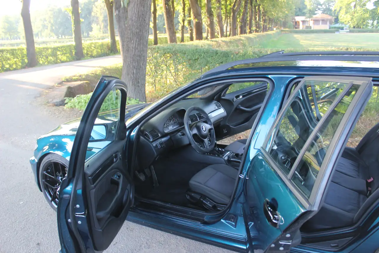 BMW 318i Touring, foto 7