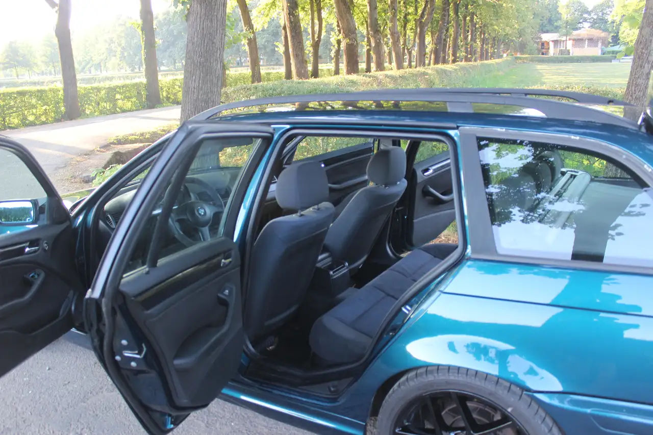 BMW 318i Touring, foto 8