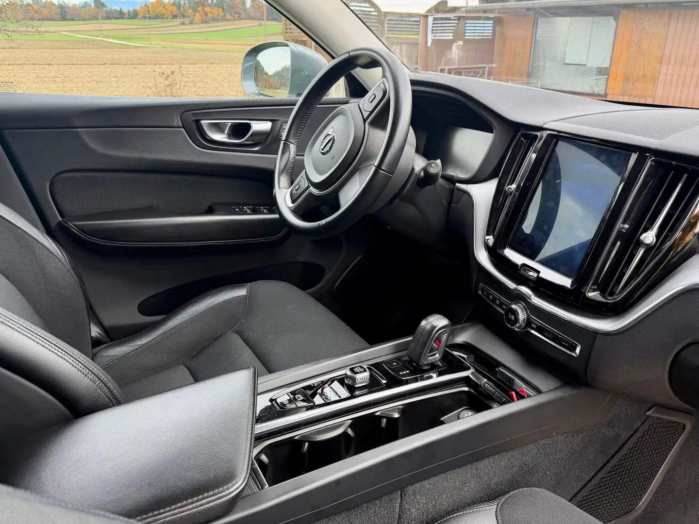 Volvo XC60 XC60 B4 Momentum AWD GeartronicMomentum Silber - 2