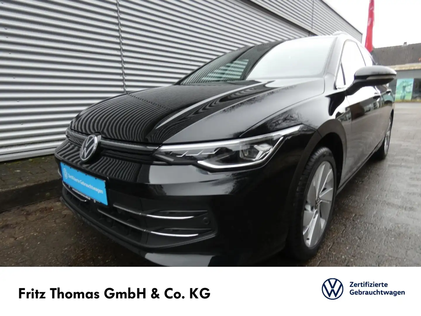 Volkswagen Golf VIII Variant 1.5 eTSI DSG Style LED AHK SHZ PDC Na Schwarz - 2