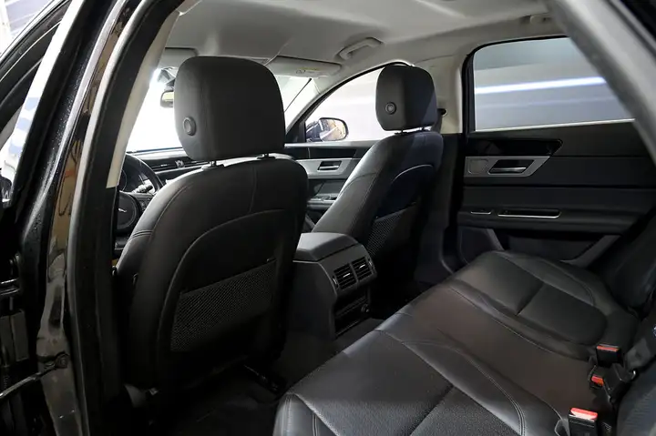 Jaguar XF 2.0 Diesel Prestige 2017, foto 16