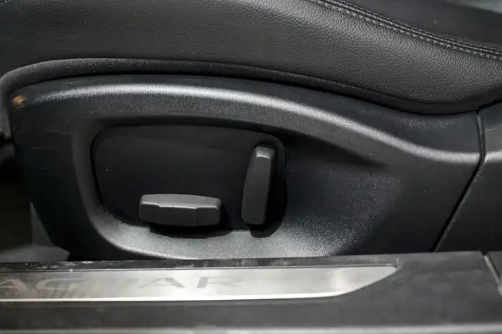 Jaguar XF 2.0 Diesel Prestige 2017, foto 26