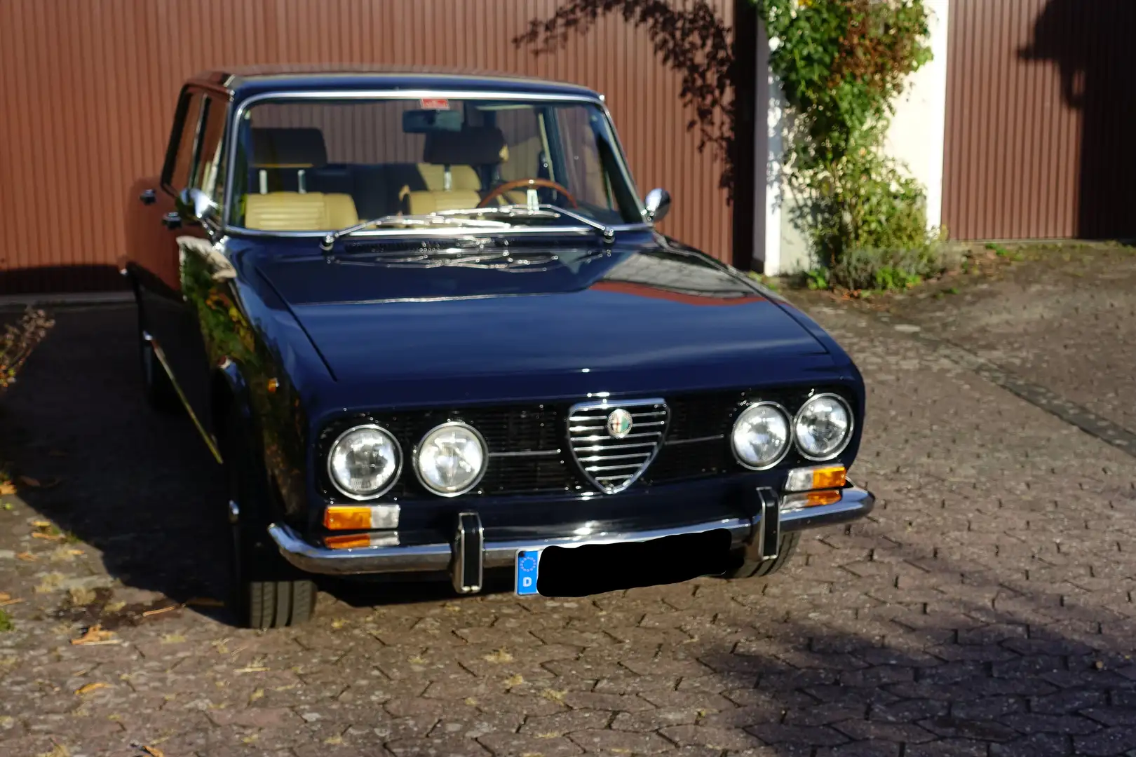 Alfa Romeo 2000 Berlina Blau - 2