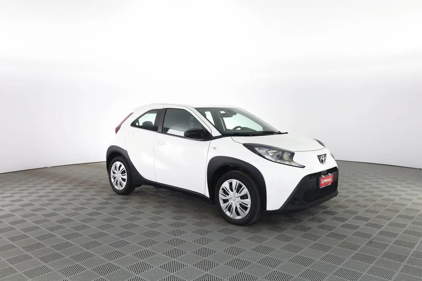 Toyota Aygo X 1.0 VVT-i 72 CV 5 porte Active S-CVT Bianco - 2