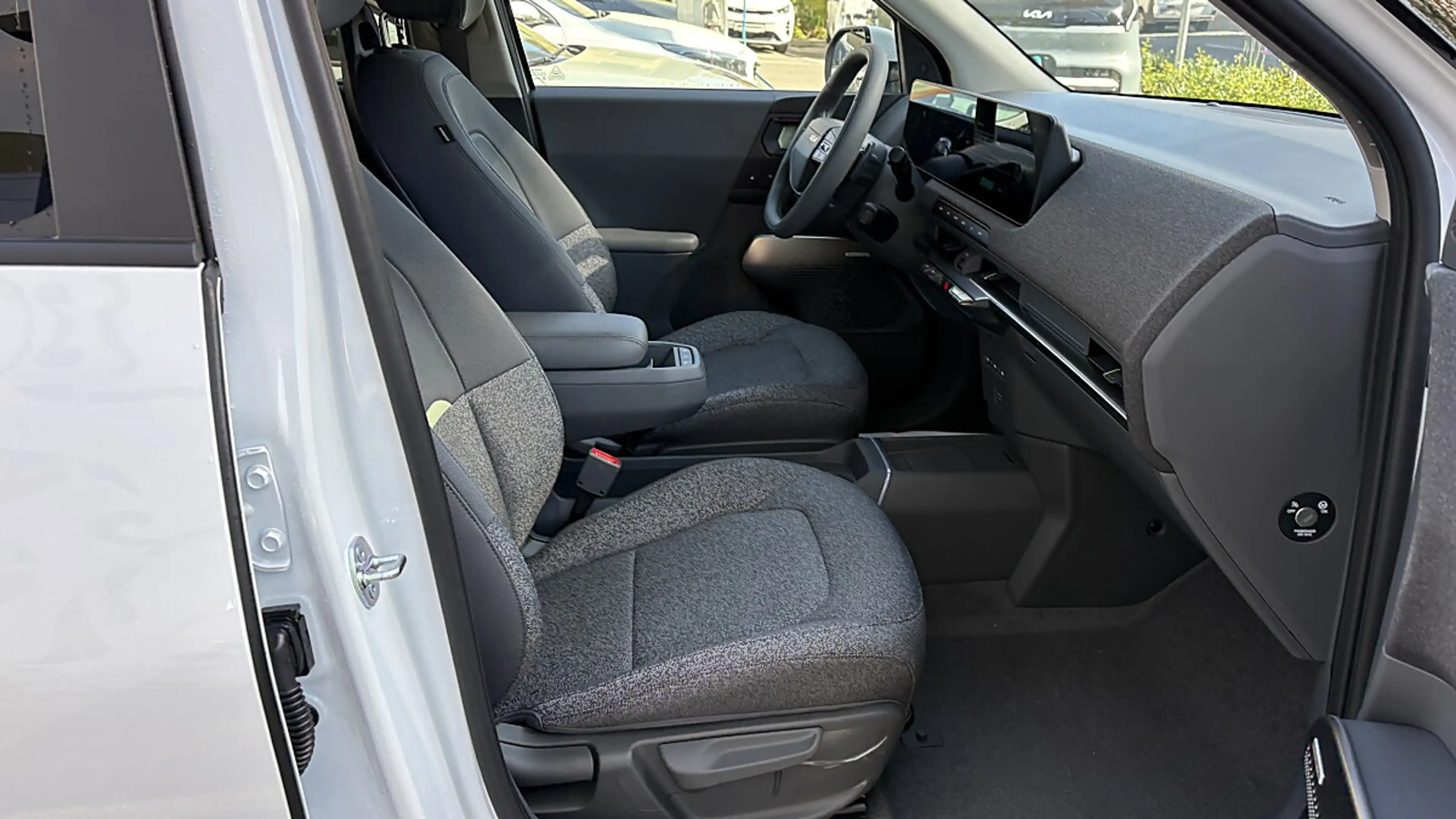 Kia EV2 5S FWD 42,2kWh Earth +P1 +P2 — photo 6