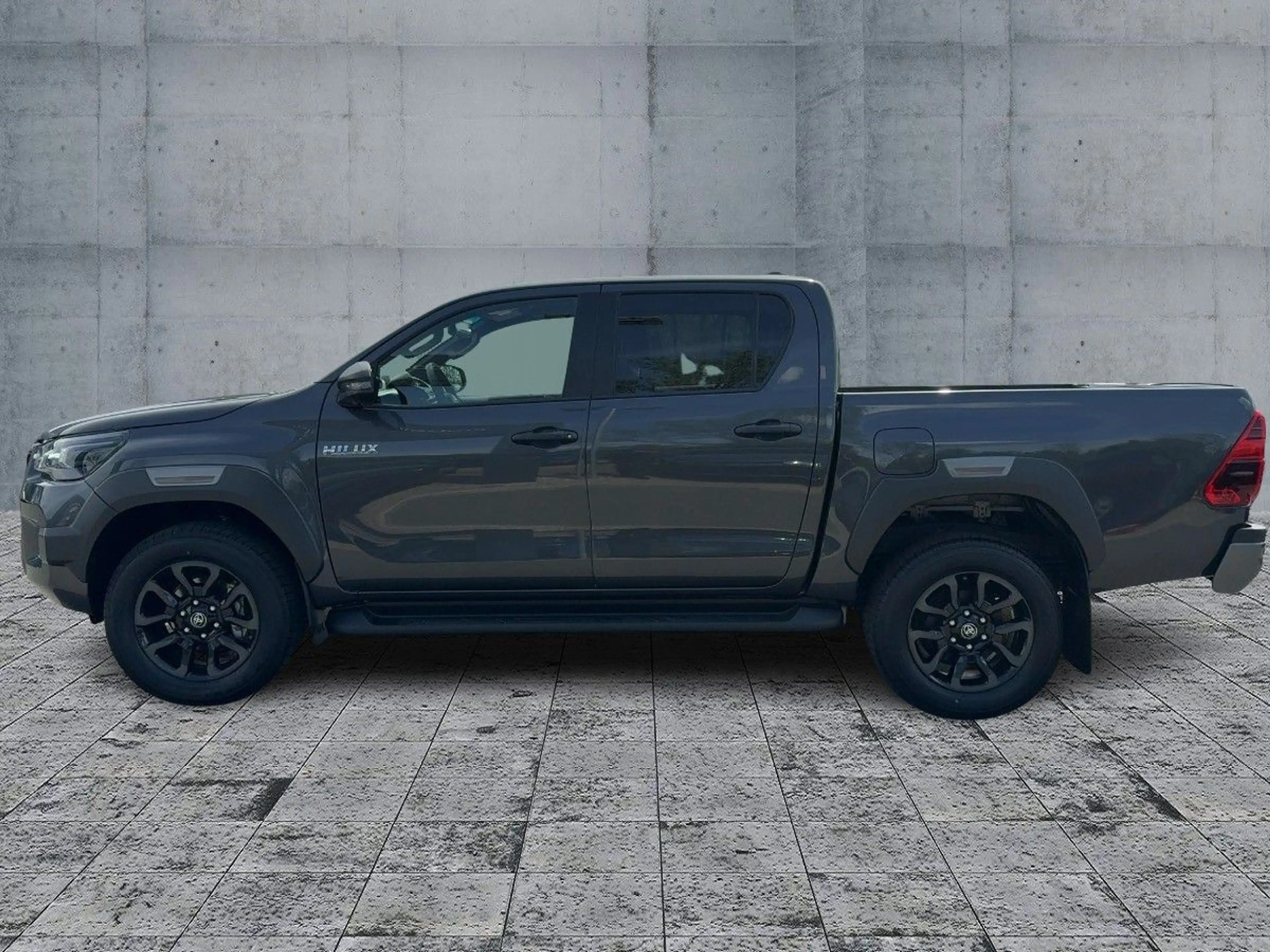 Toyota Hilux 2.8 D 4x4 Invincible Allrad — photo 4