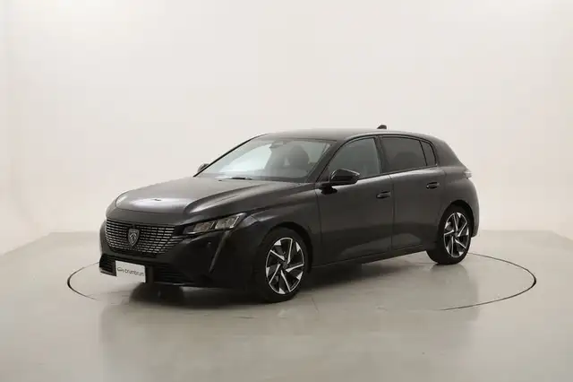 Peugeot 308 en vente chez une concession Italie