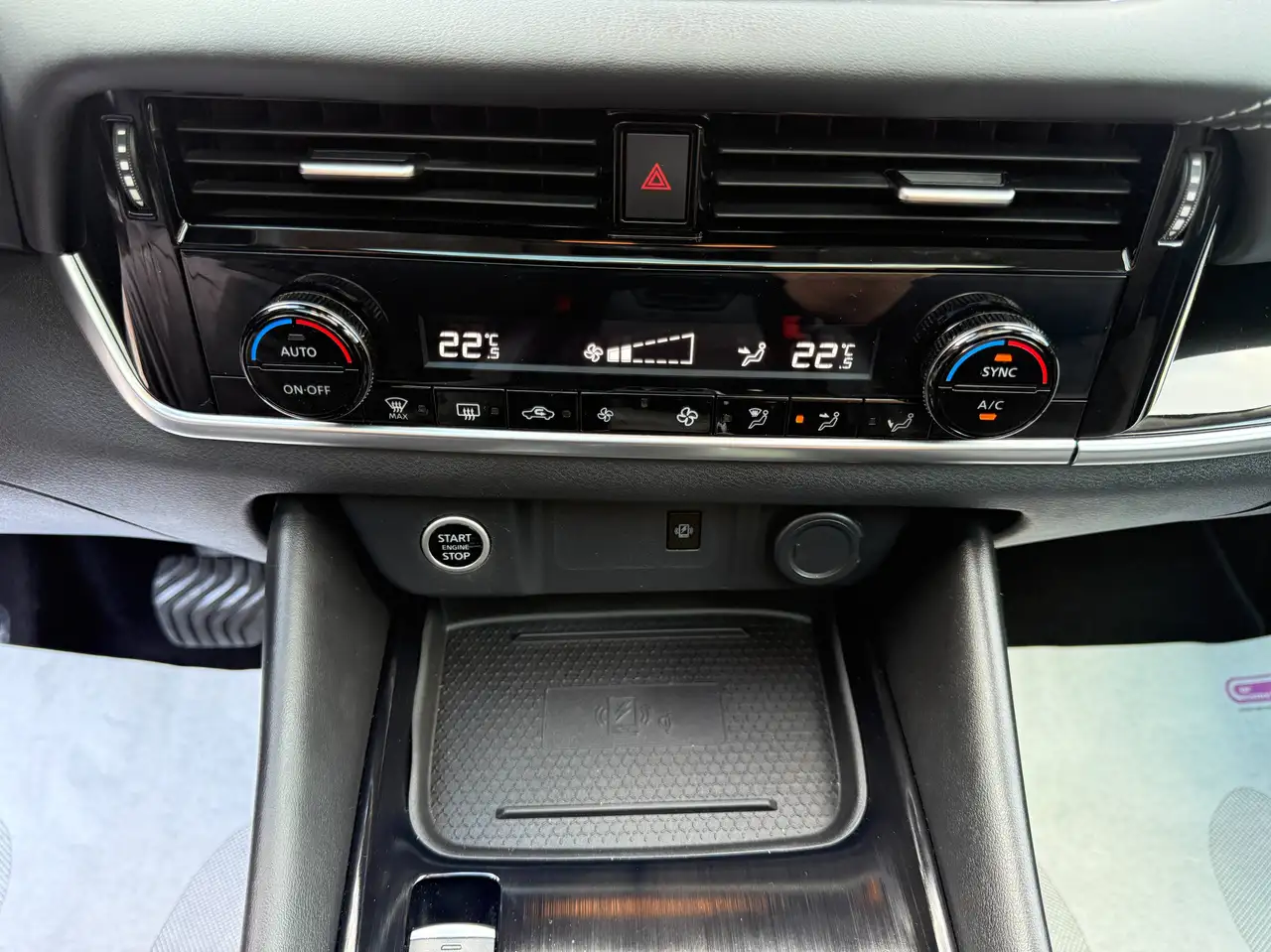 Nissan Qashqai 1.3 DIG-T MHEV AUTOMAAT NAVIGATIE 360 CAMERA PANO-DAK FULL LED CARPLAY, миниатюра 21