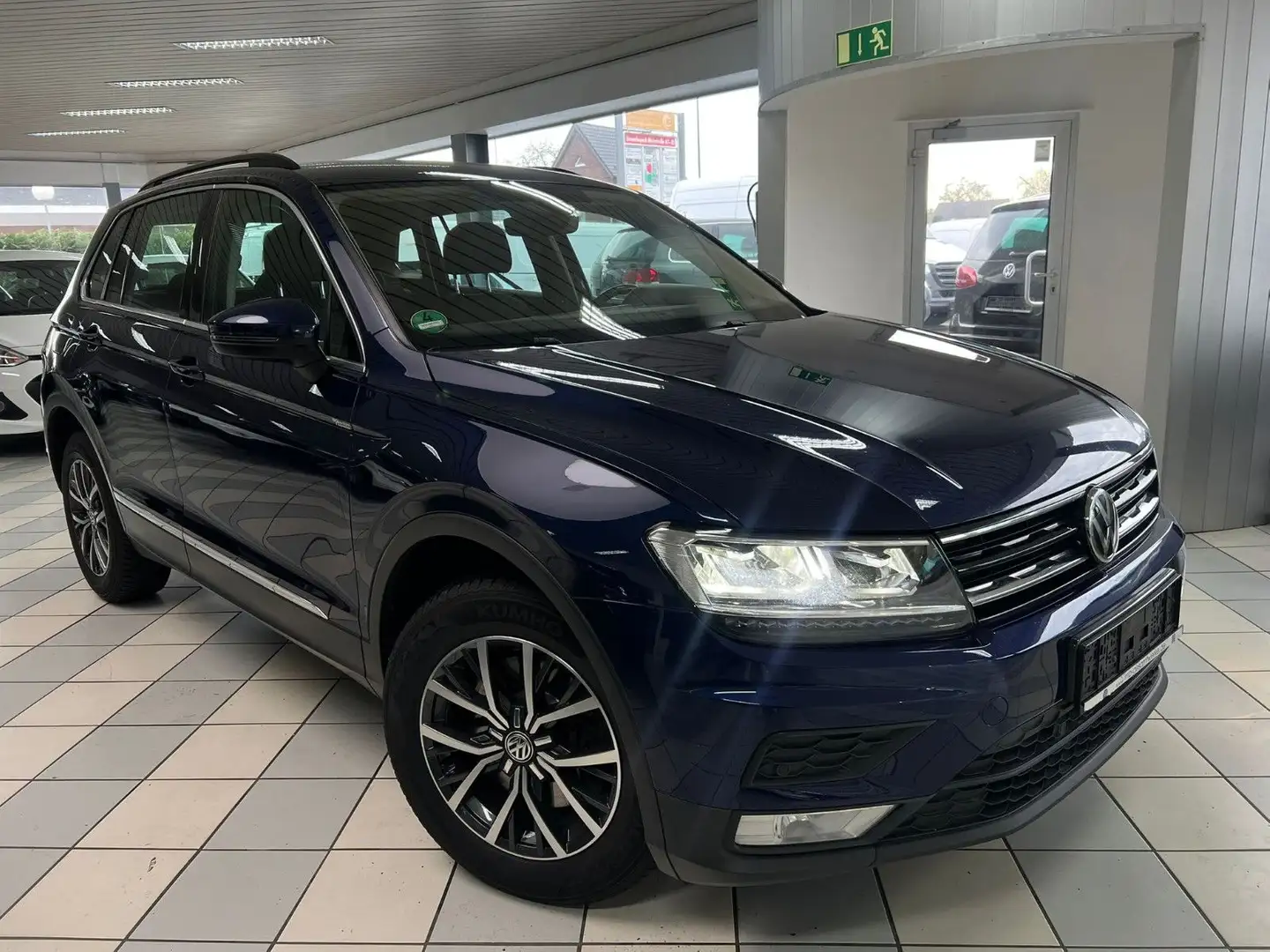 Volkswagen Tiguan Comfortline 4Motion*LED*Navi*Ahk*PDC* Blau - 2