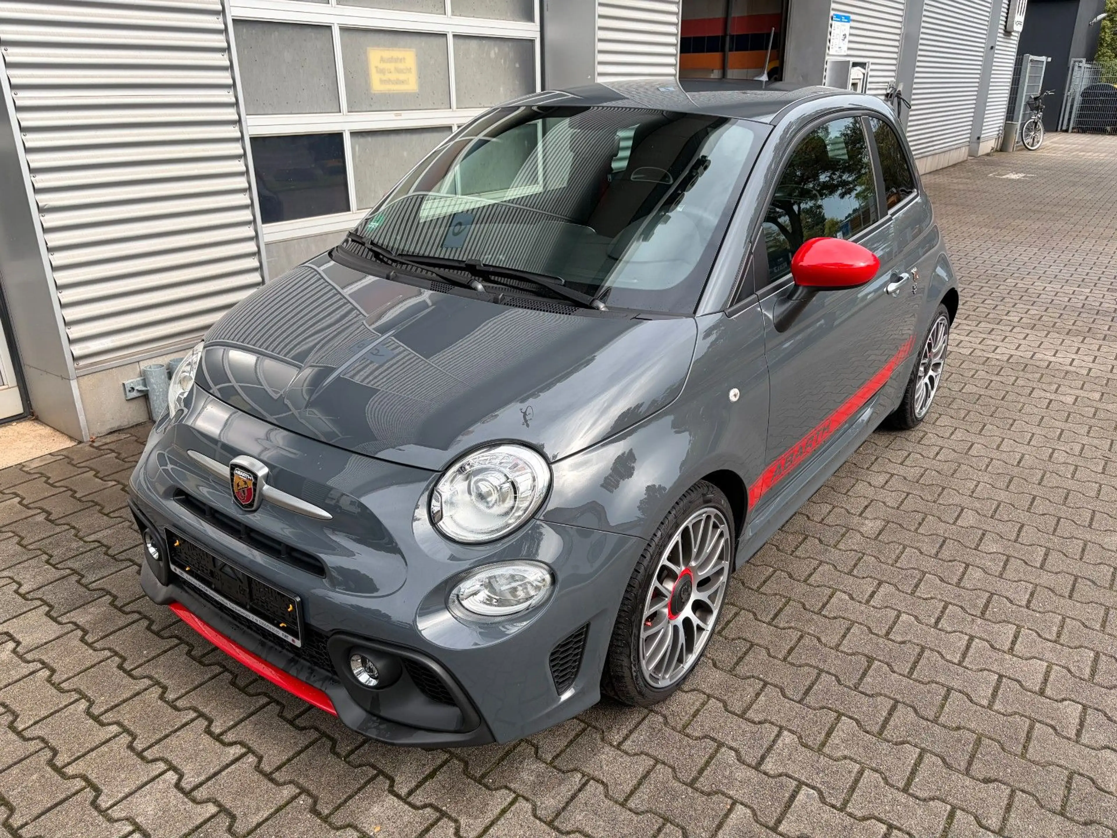 Abarth 595 1.4 T-JET — photo 2