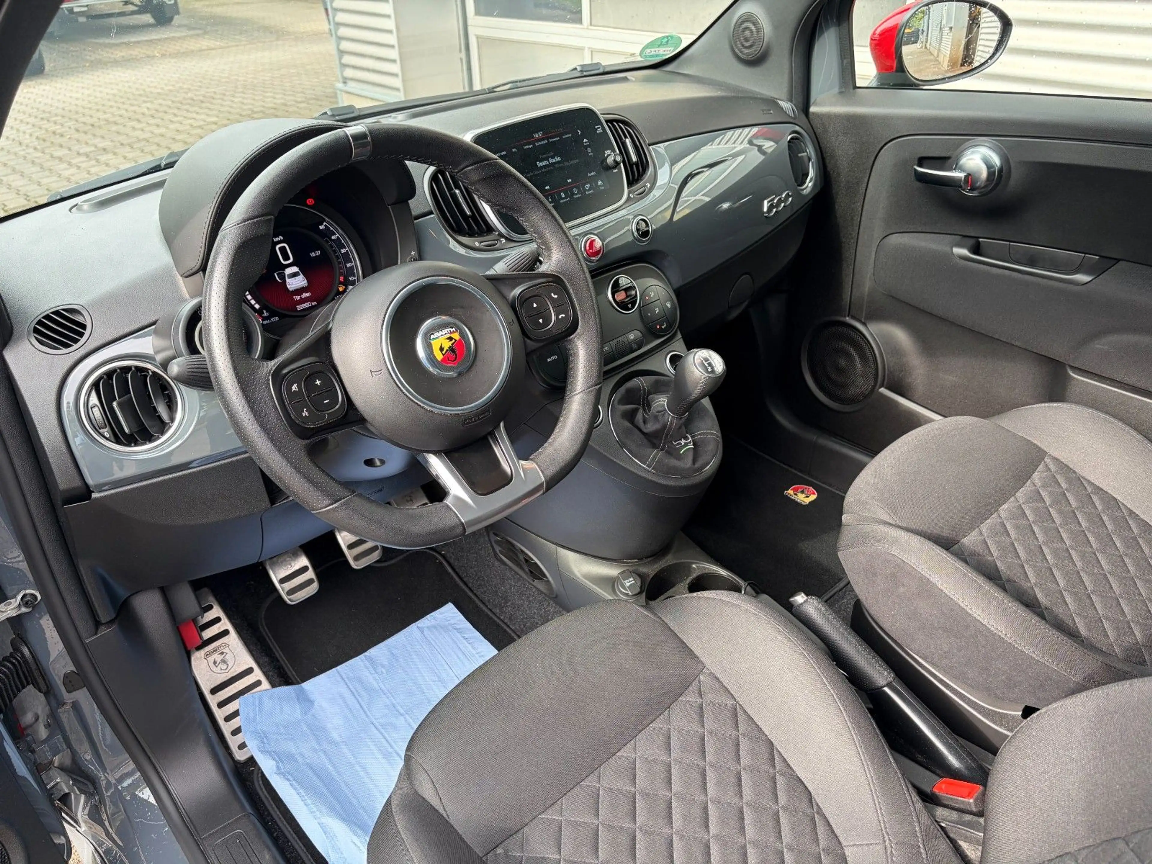 Abarth 595 1.4 T-JET — photo 8