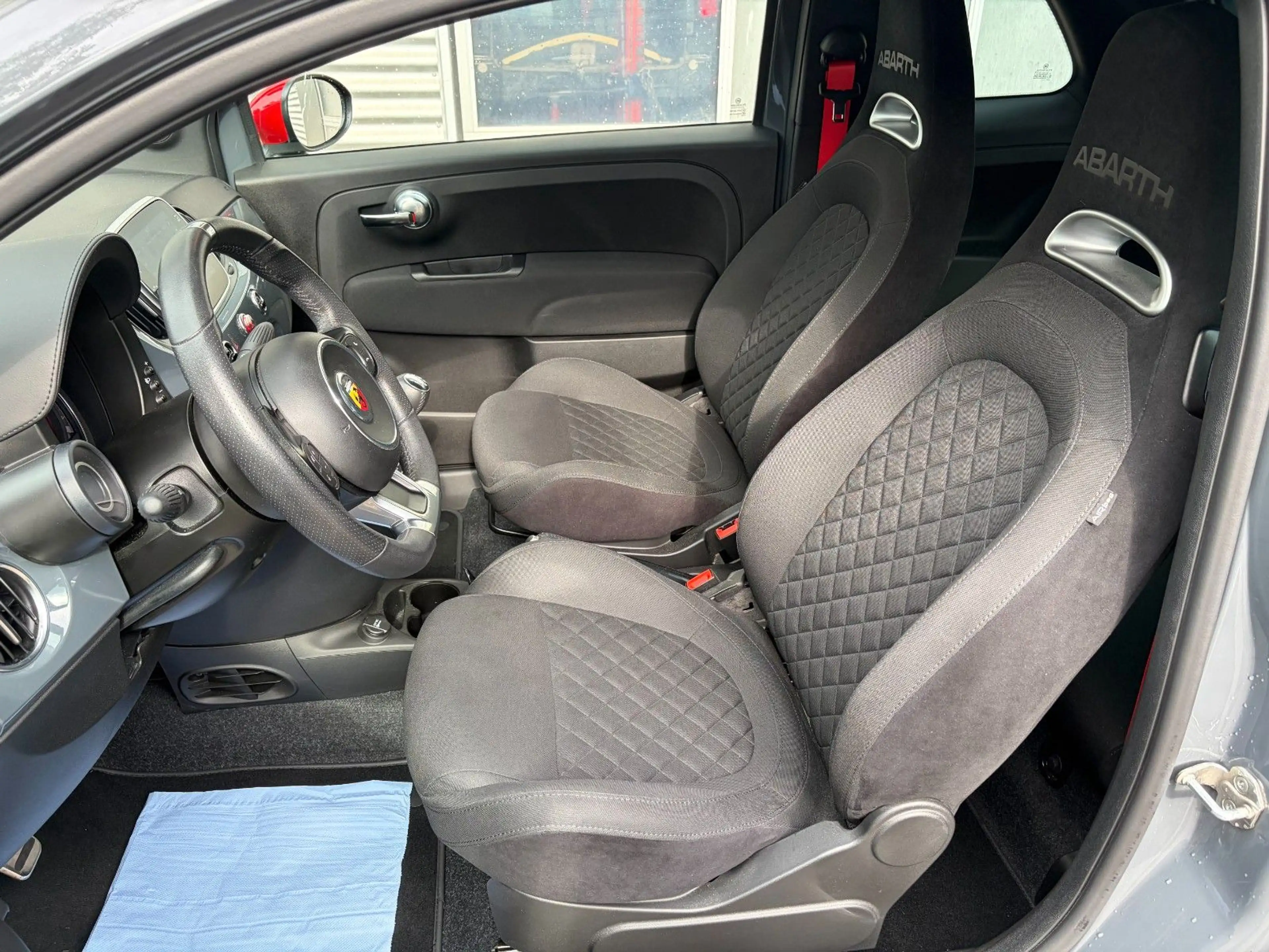 Abarth 595 1.4 T-JET — photo 9