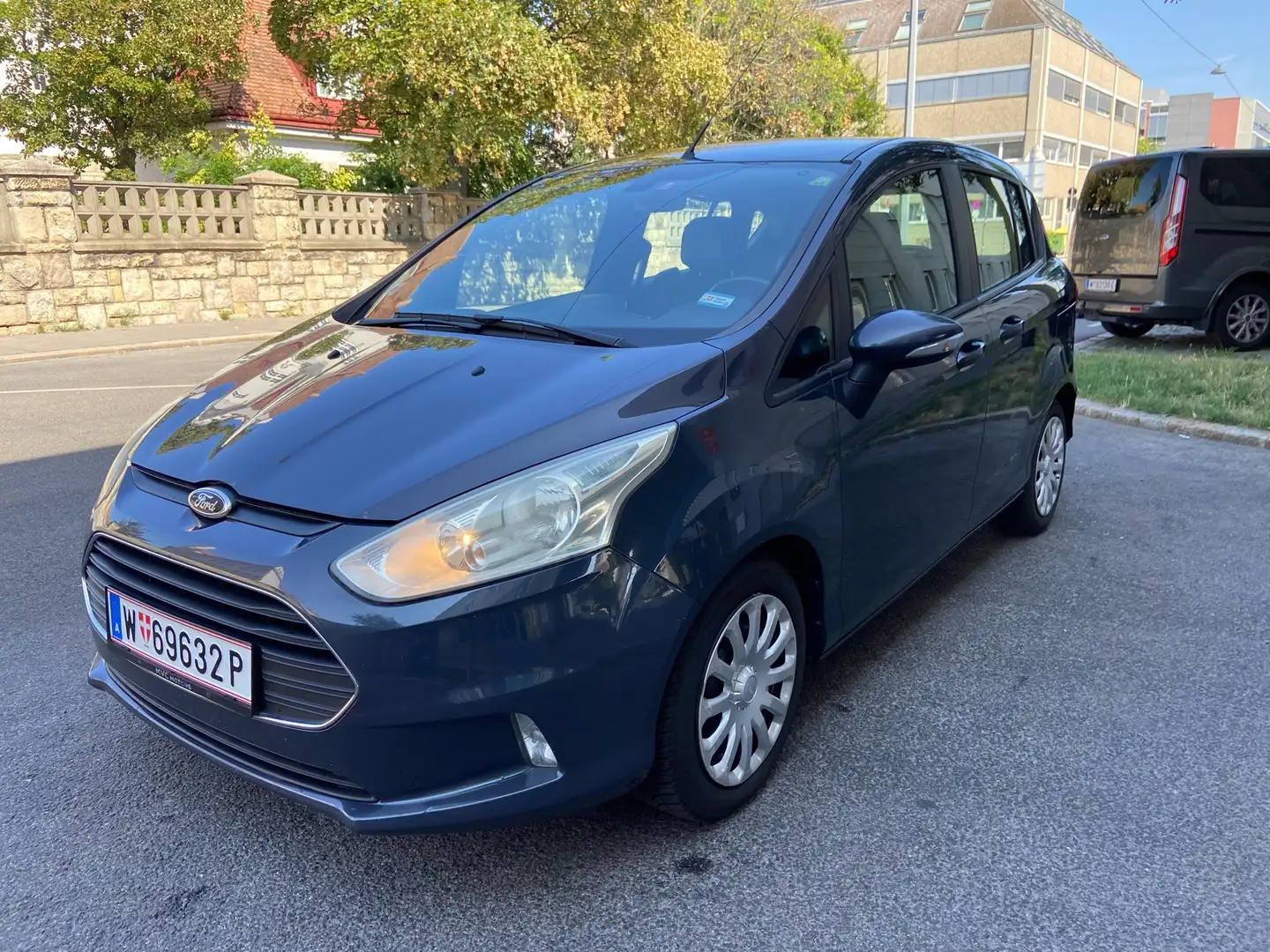Ford B-Max Trend 1,5 TDCi Modrá - 1