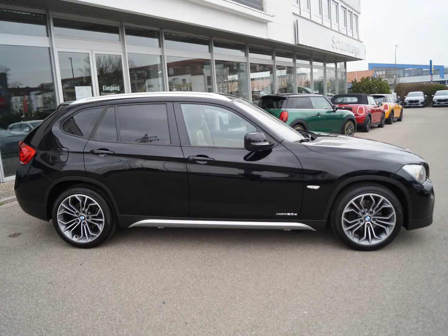 BMW X1 xDrive20d Aut. * Leder * Xenon *Navi-Portable Schwarz - 2