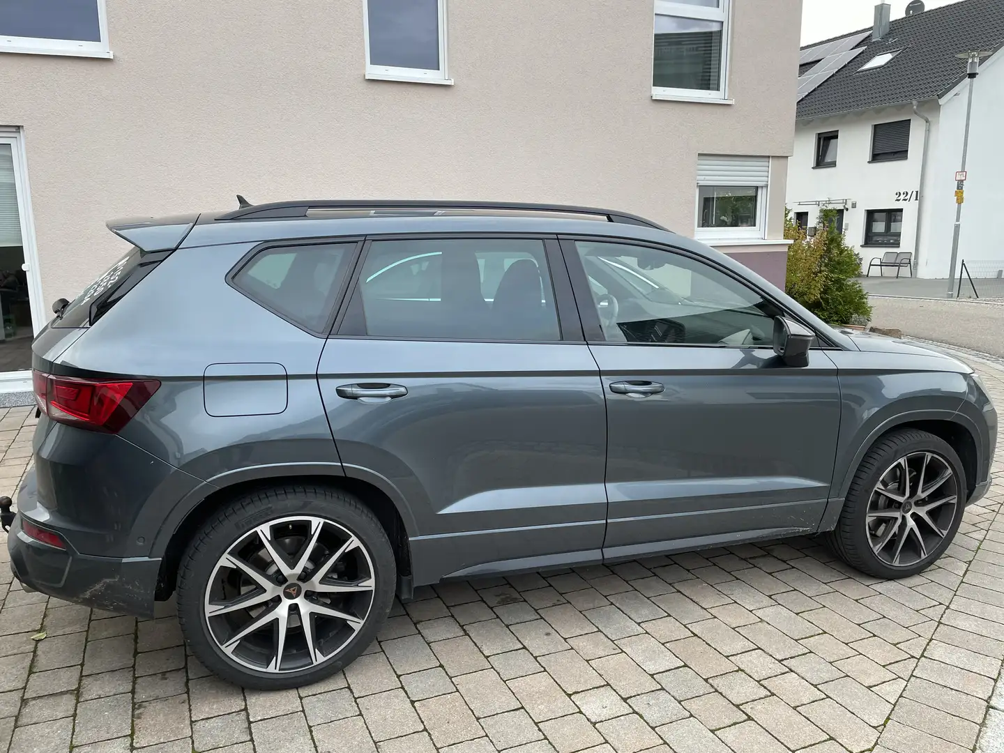 CUPRA Ateca Basis 4Drive Šedá - 1