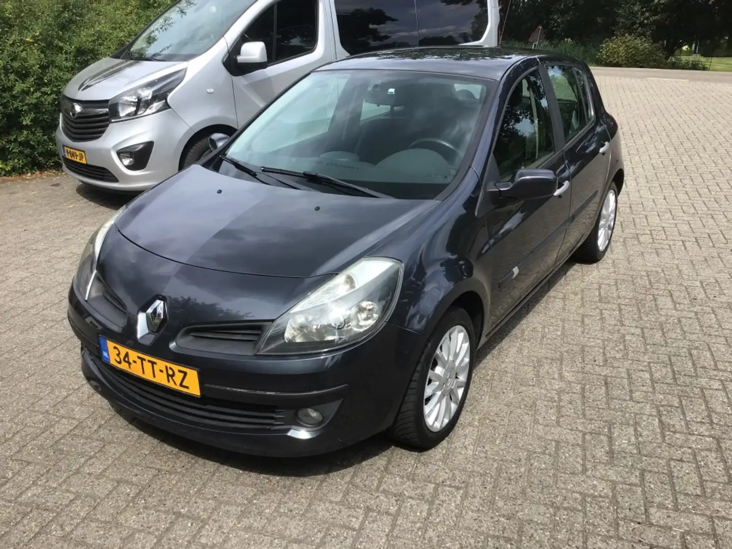 Renault Clio 1.4-16V EXCEPTION Gris - 1