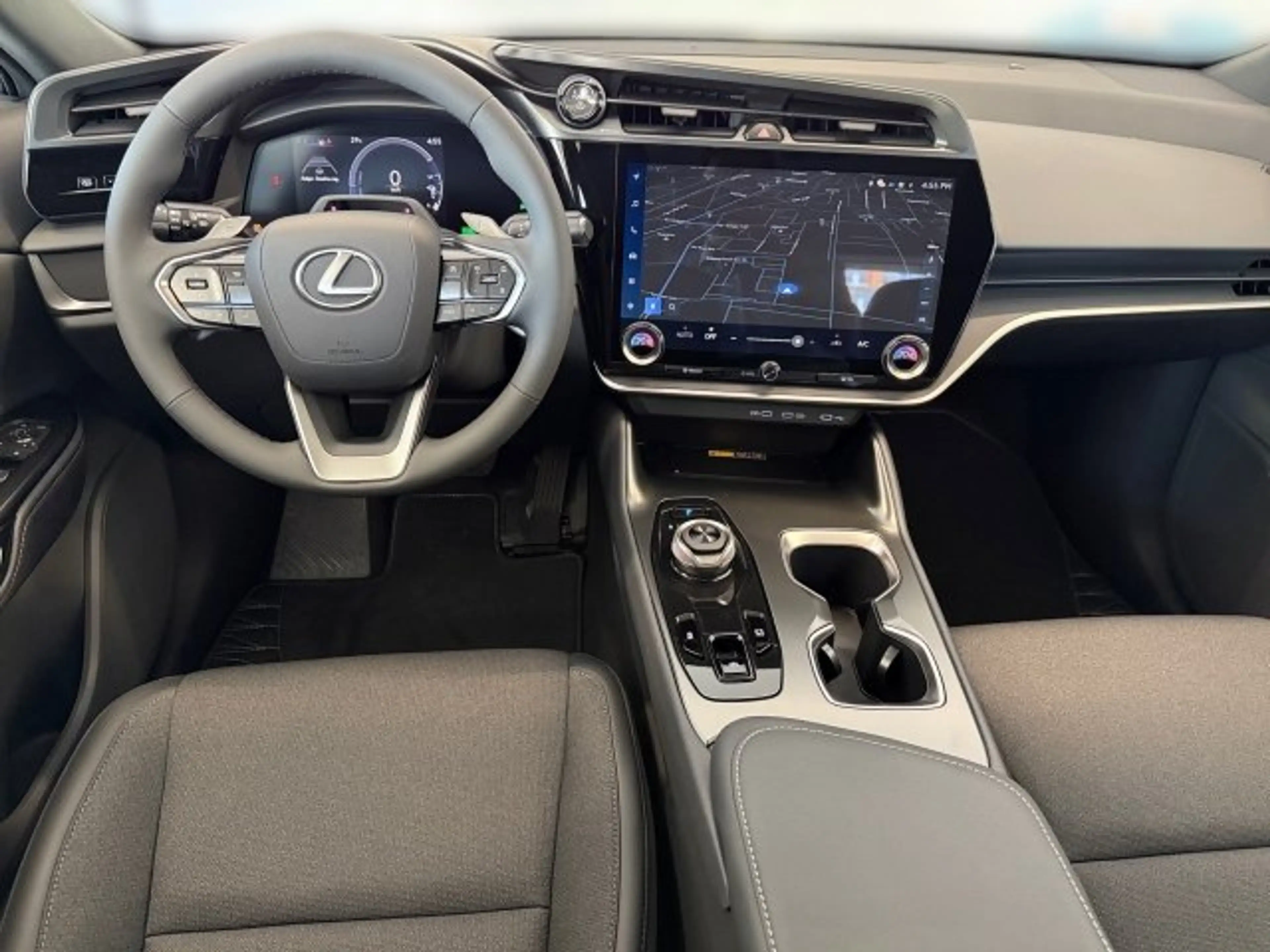 Lexus RZ 300e — photo 7