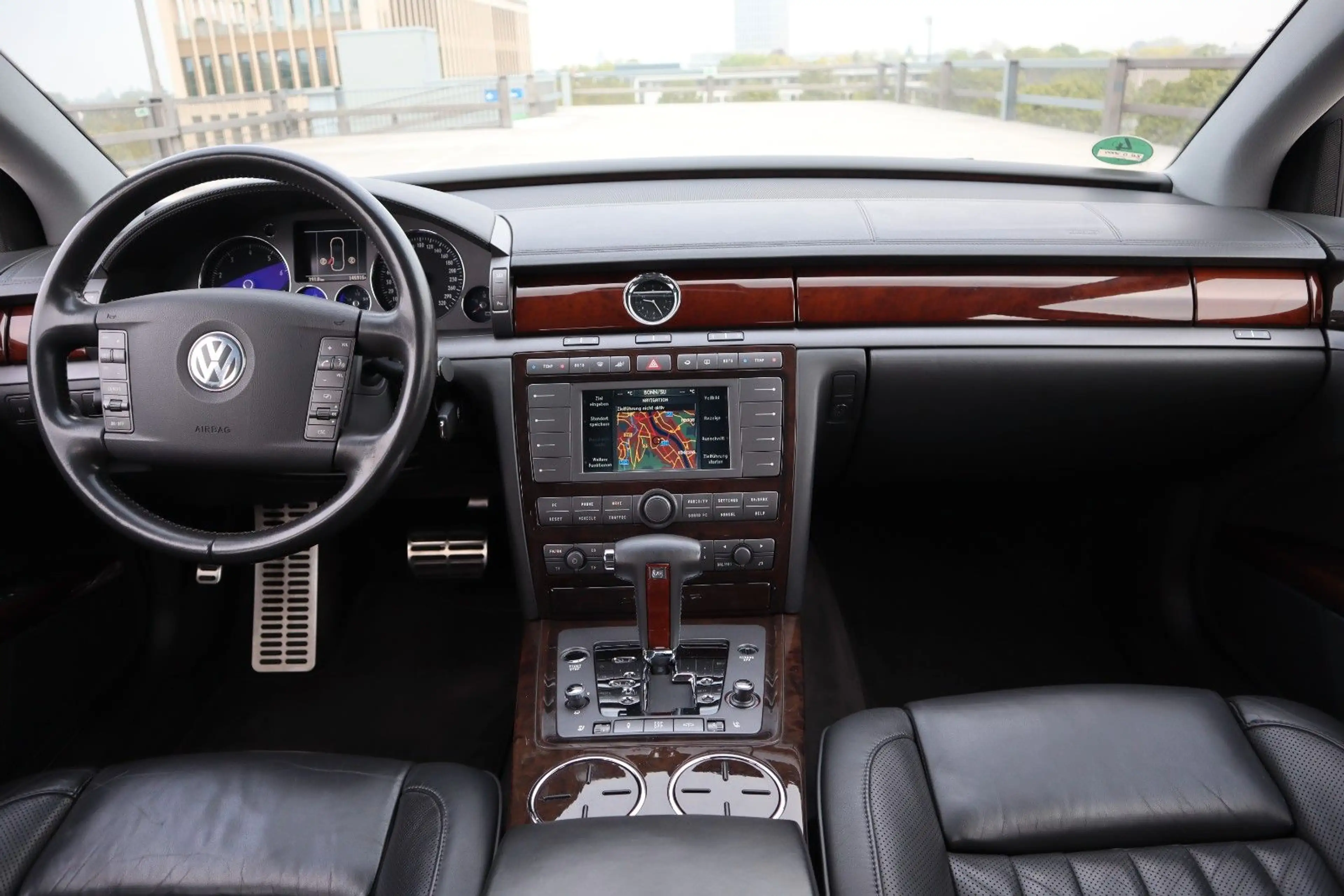 Volkswagen Phaeton 4.2 V8 4MOTION Tiptronic 5-Sitzer — photo 15