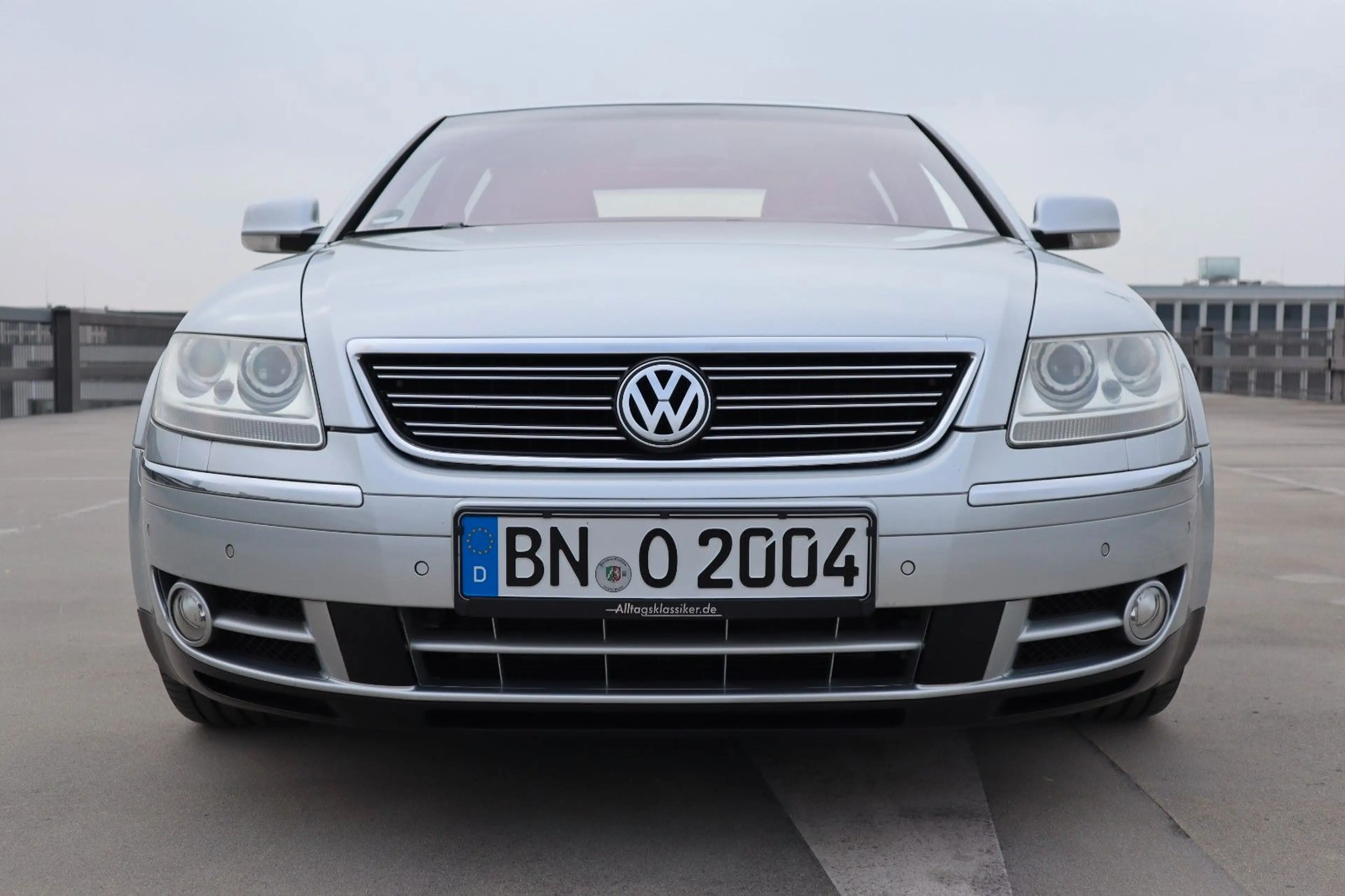 Volkswagen Phaeton 4.2 V8 4MOTION Tiptronic 5-Sitzer — photo 3