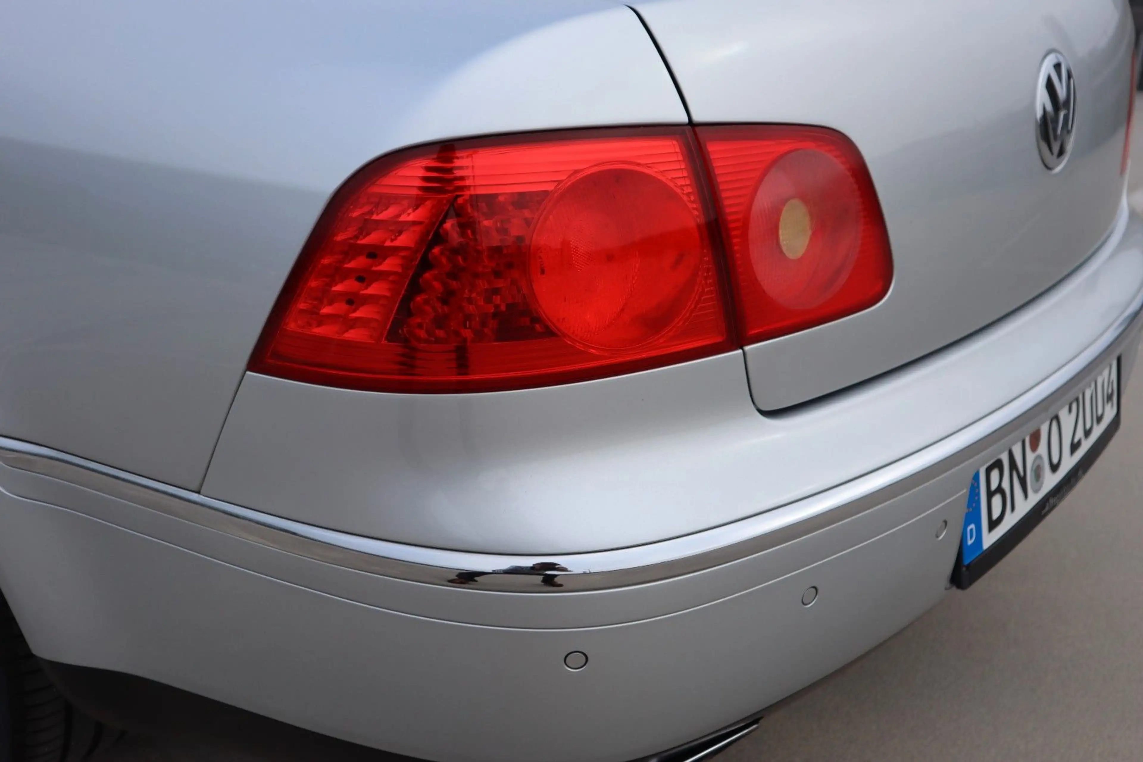Volkswagen Phaeton 4.2 V8 4MOTION Tiptronic 5-Sitzer — photo 10