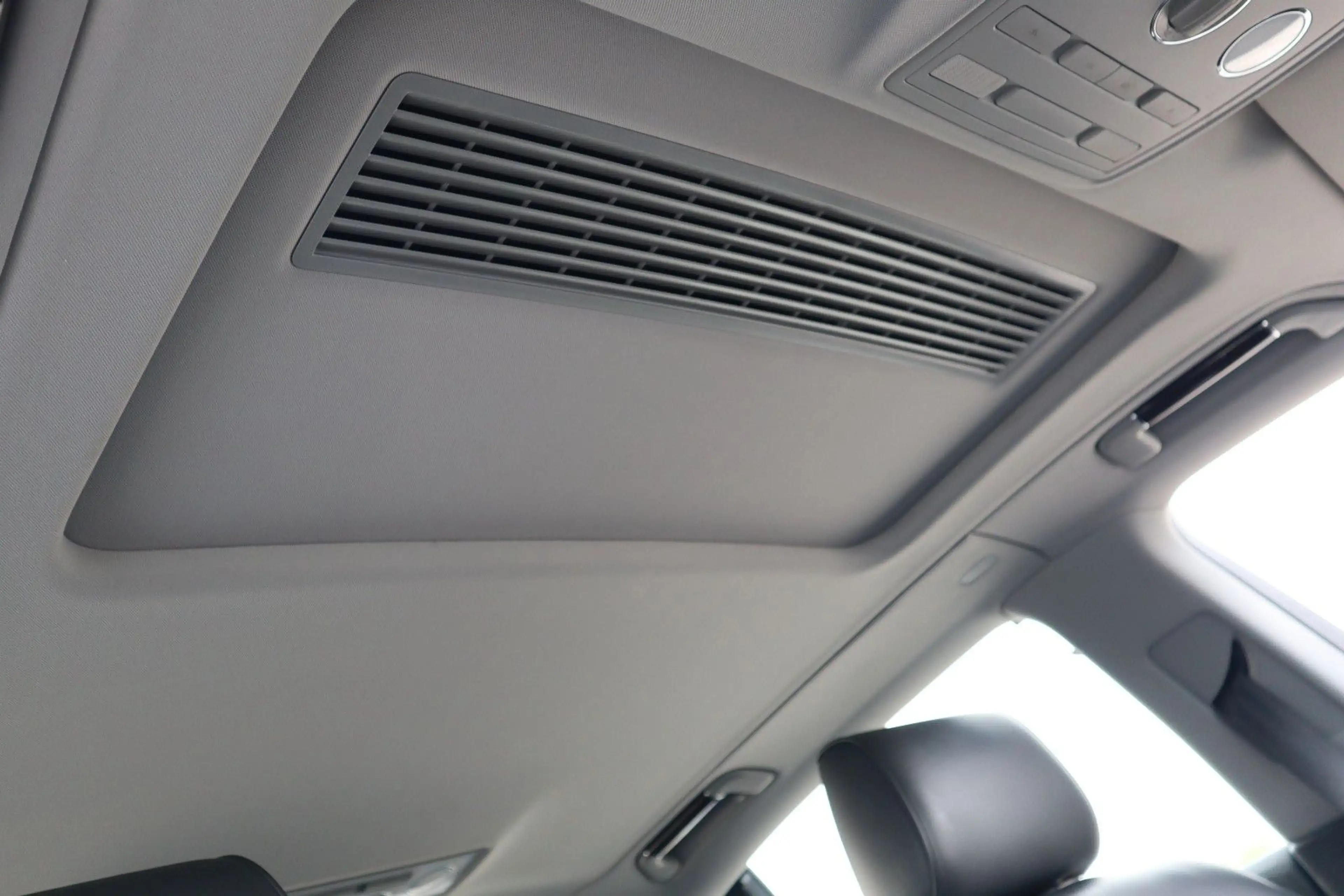Volkswagen Phaeton 4.2 V8 4MOTION Tiptronic 5-Sitzer — photo 32