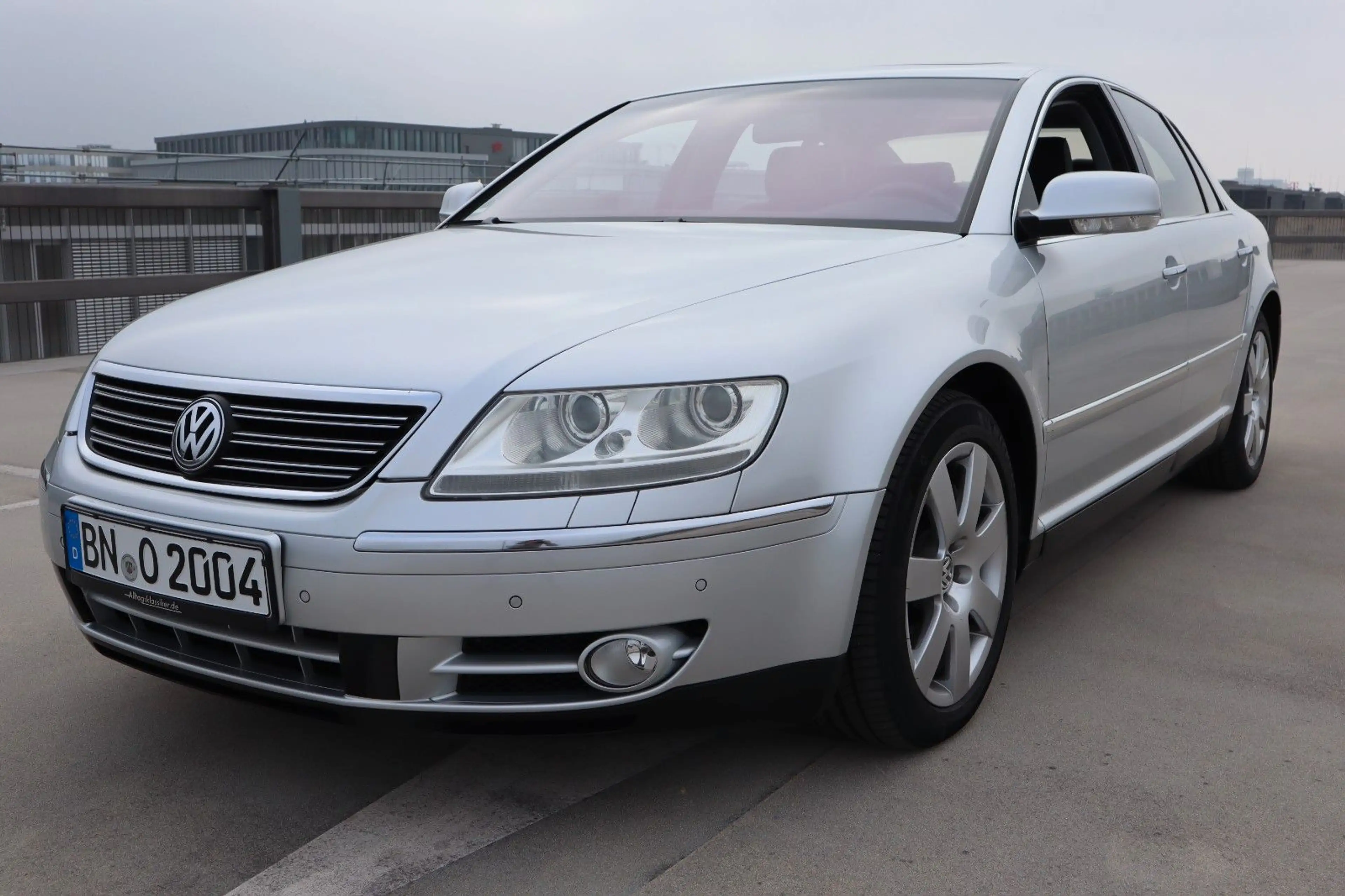 Volkswagen Phaeton 4.2 V8 4MOTION Tiptronic 5-Sitzer — photo 2