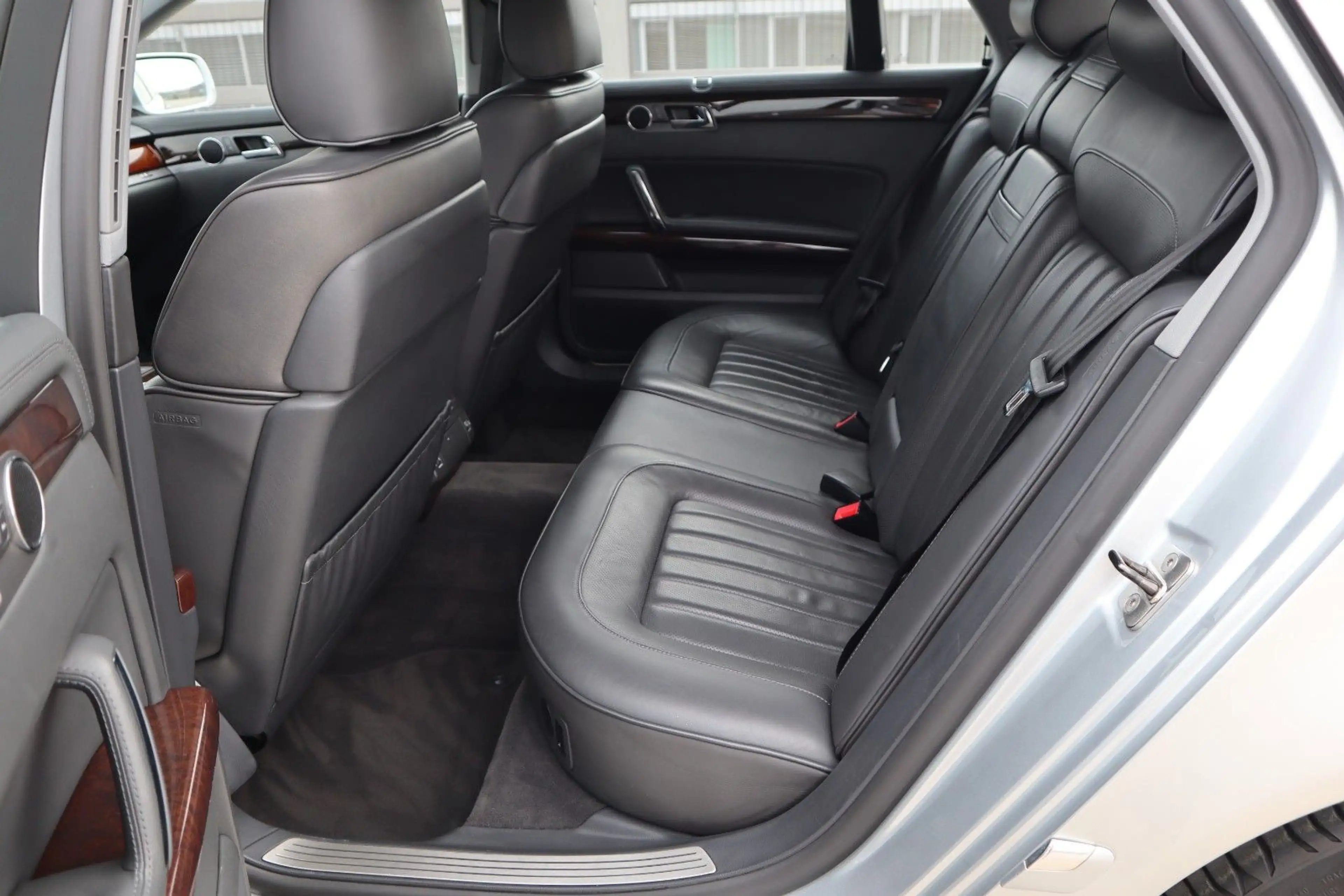 Volkswagen Phaeton 4.2 V8 4MOTION Tiptronic 5-Sitzer — photo 26