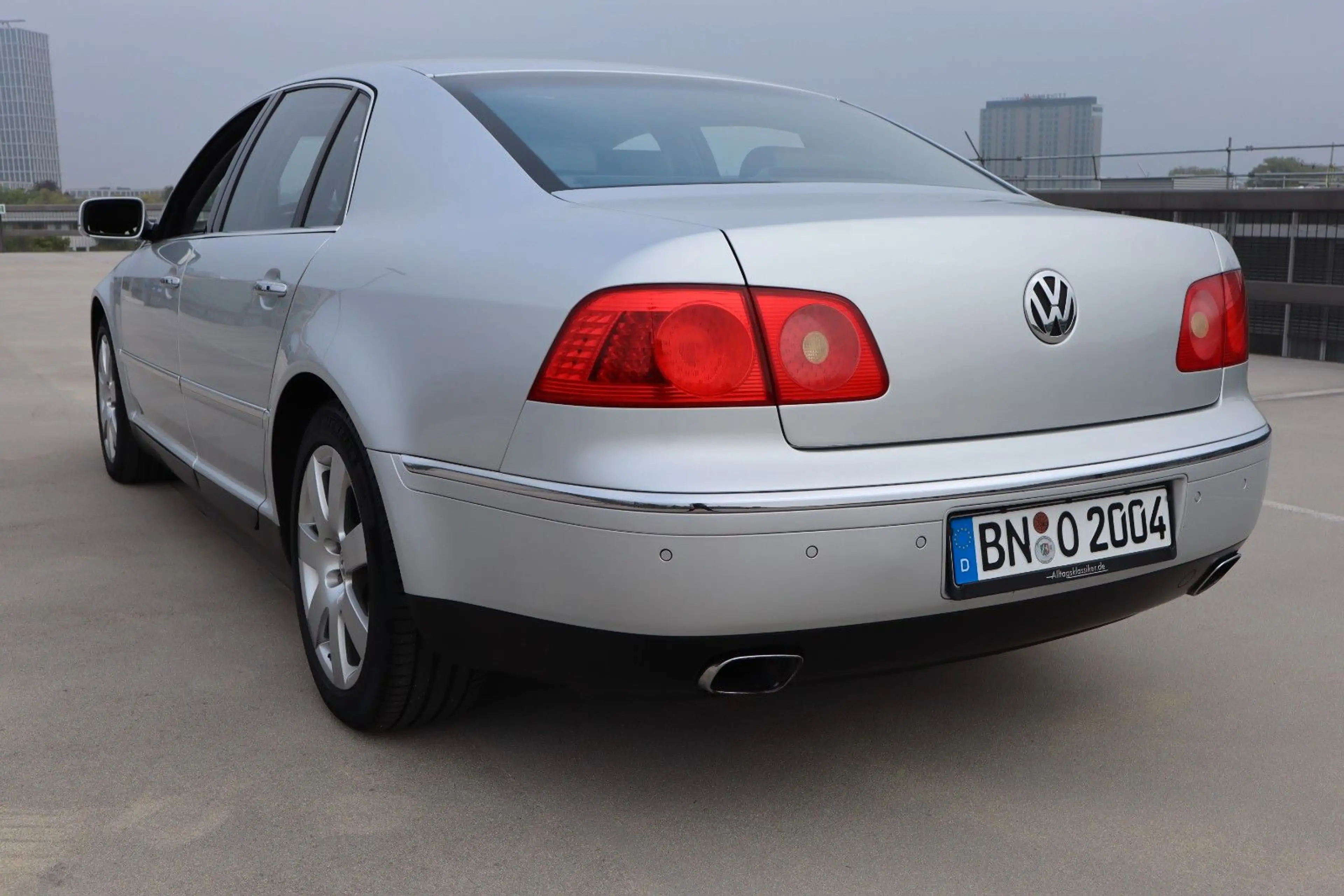 Volkswagen Phaeton 4.2 V8 4MOTION Tiptronic 5-Sitzer — photo 9