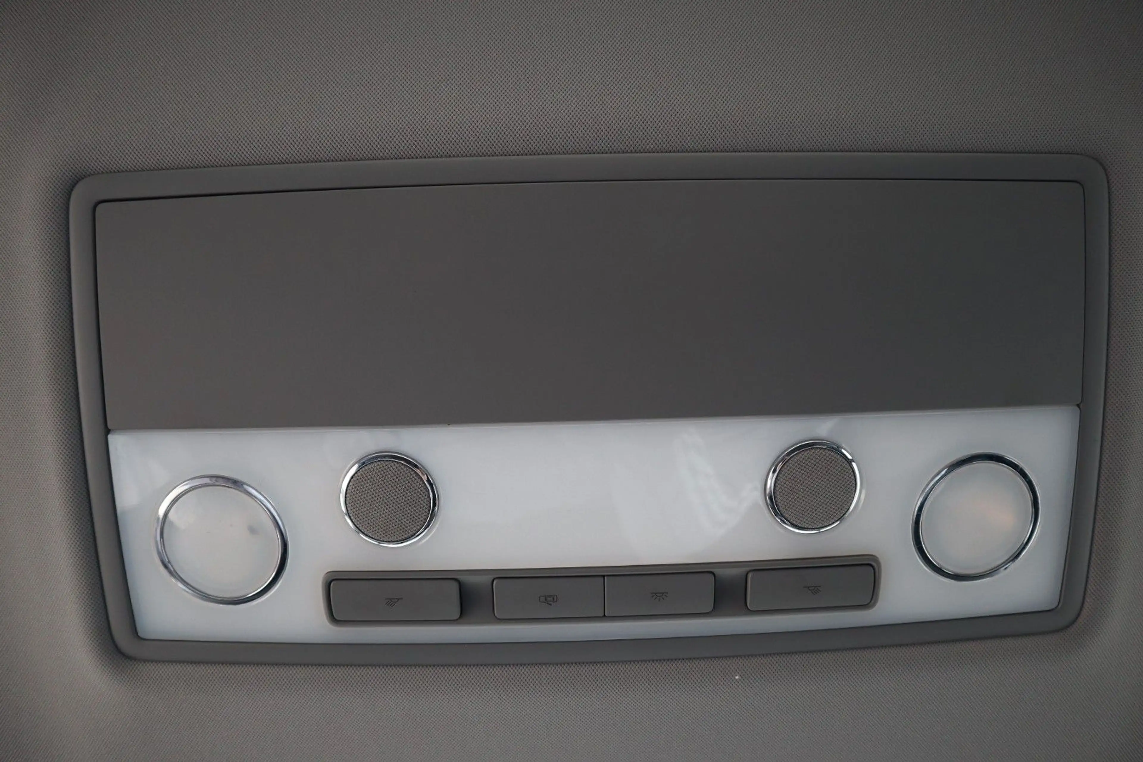 Volkswagen Phaeton 4.2 V8 4MOTION Tiptronic 5-Sitzer — photo 31
