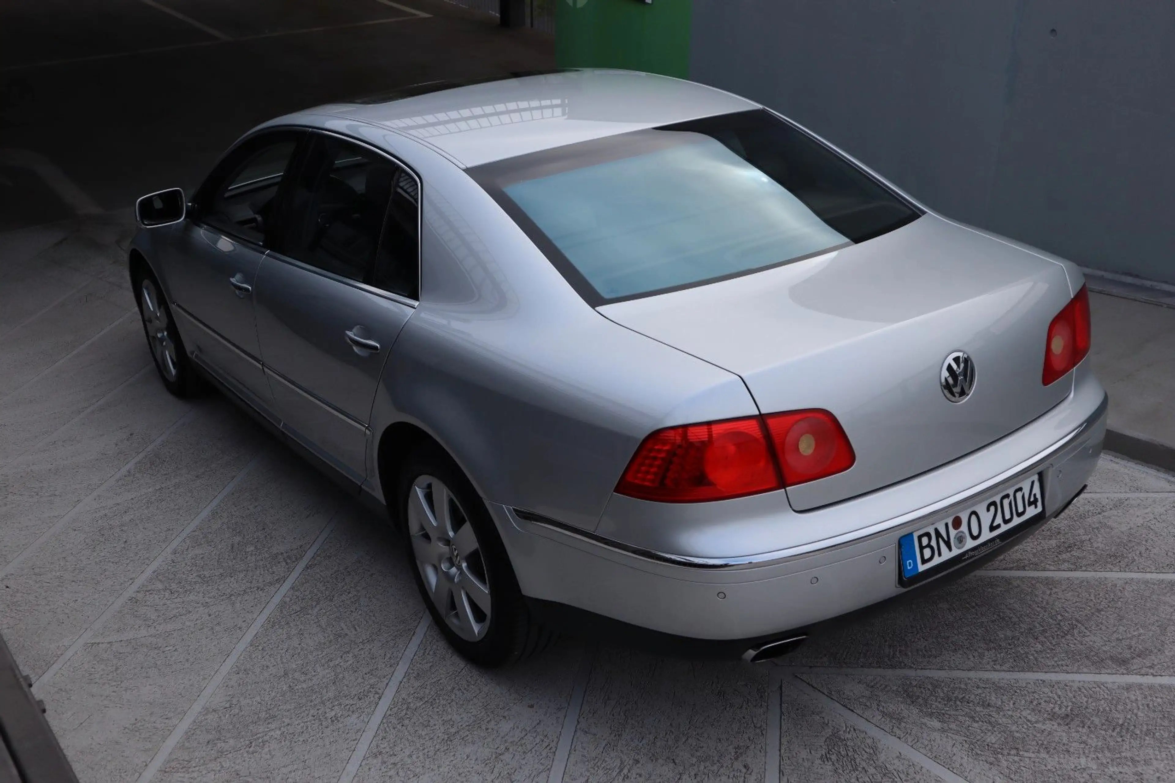 Volkswagen Phaeton 4.2 V8 4MOTION Tiptronic 5-Sitzer — photo 6