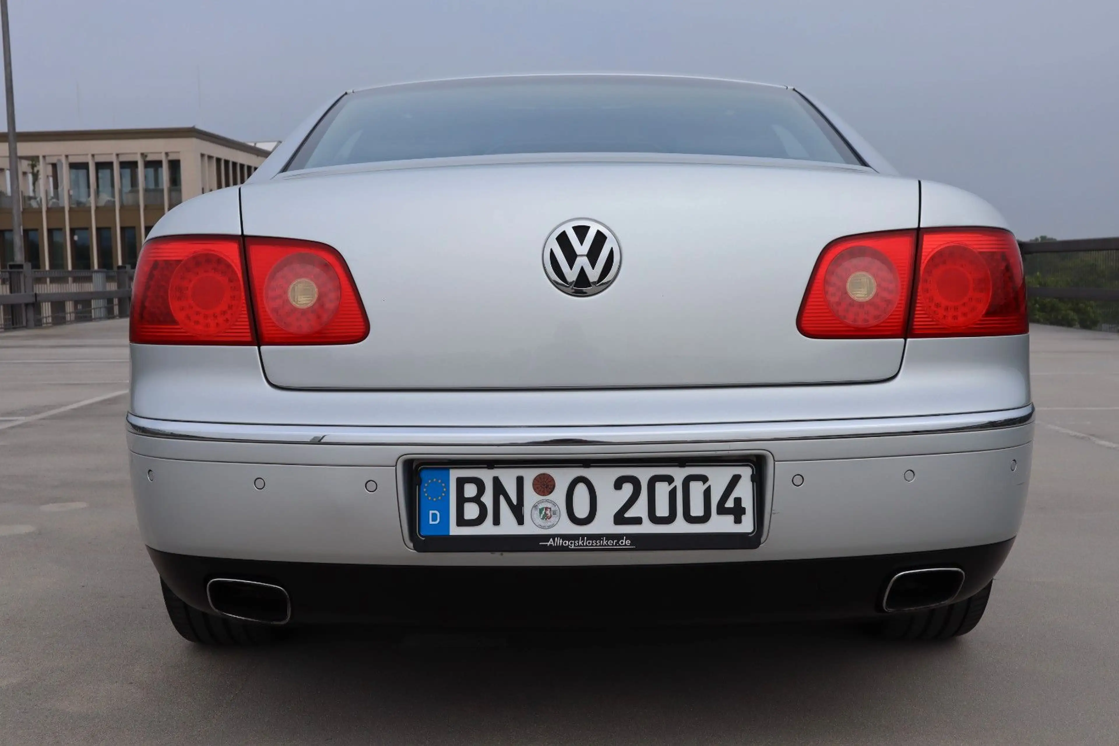 Volkswagen Phaeton 4.2 V8 4MOTION Tiptronic 5-Sitzer — photo 8