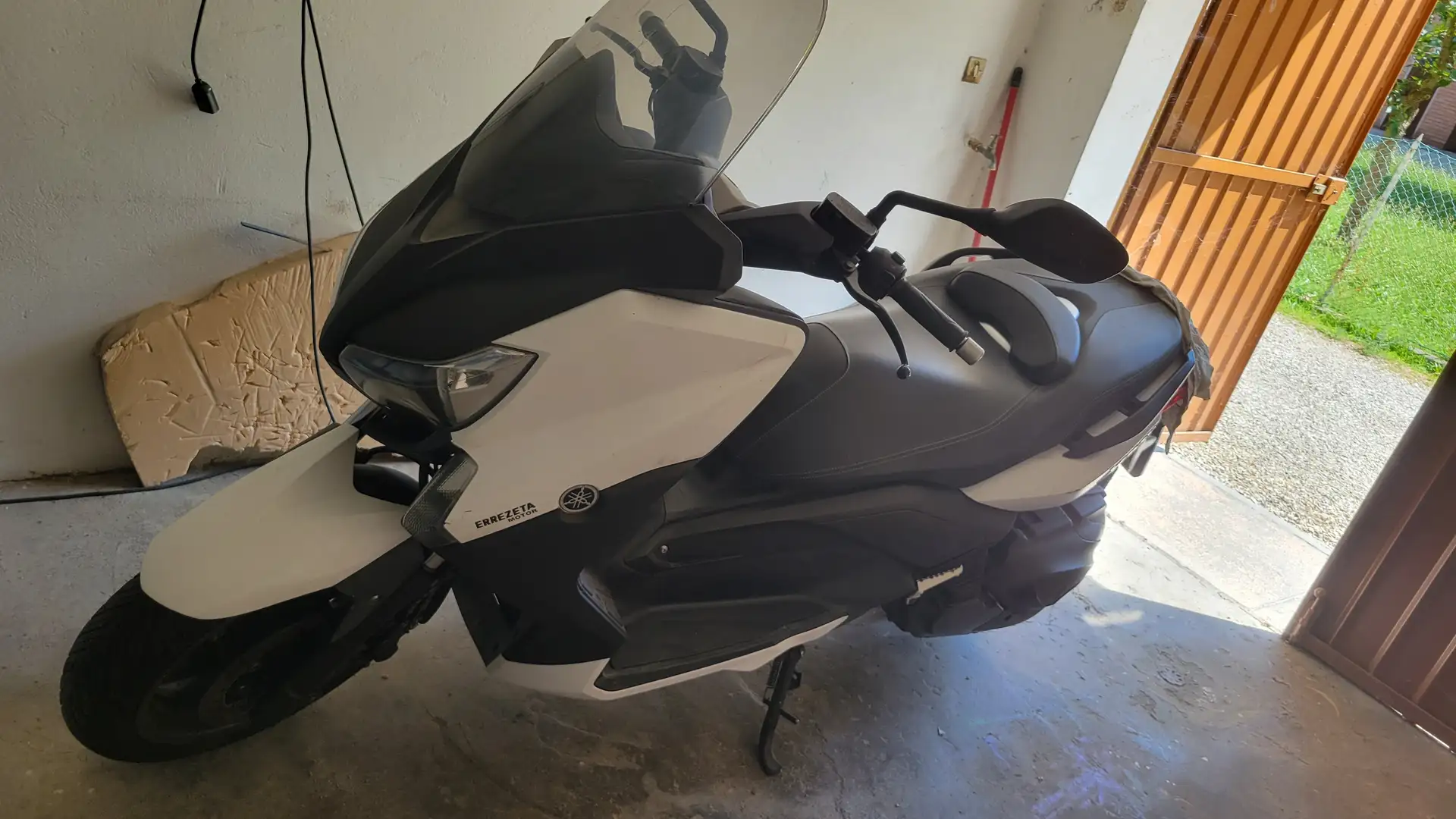 Yamaha X-Max 400 base Bianco - 1