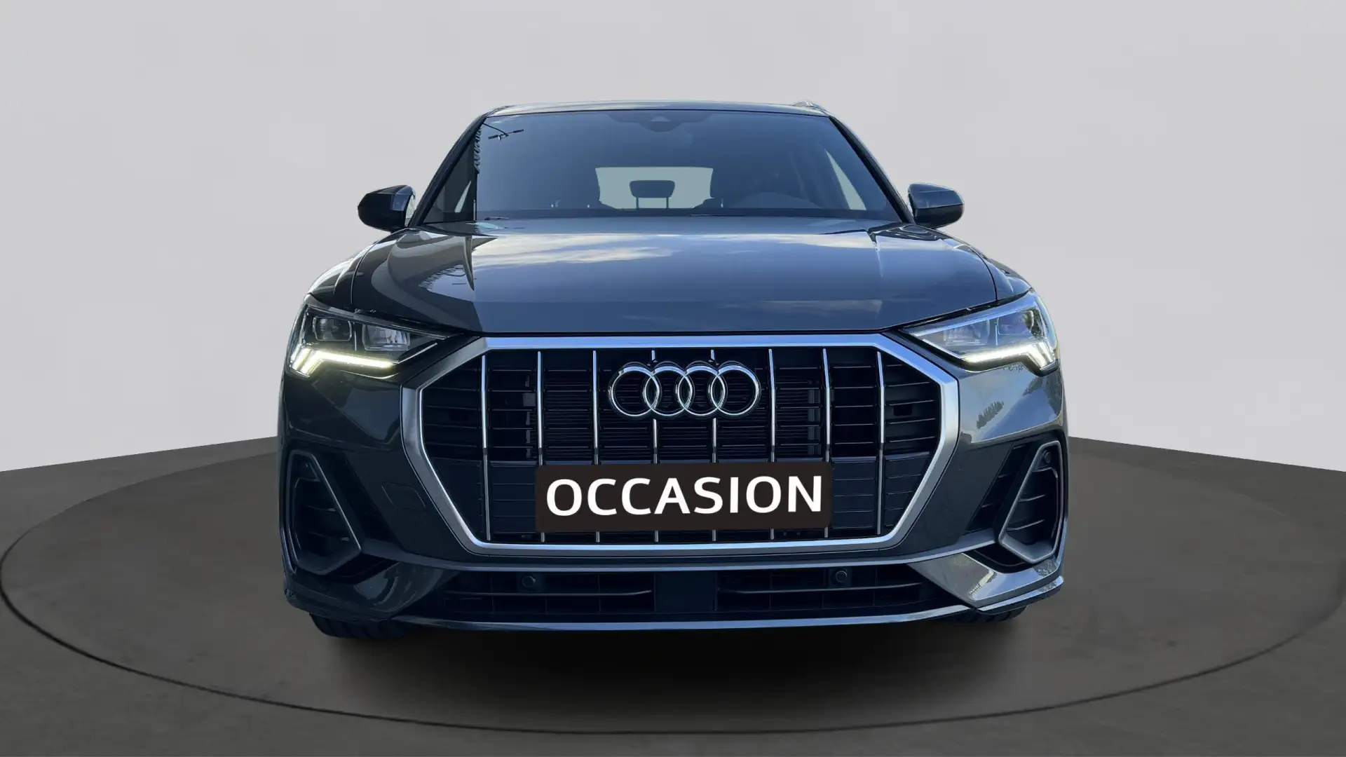 Audi Q3 45 TFSIe 245pk PHEV S Edition / Stoelverwarming / Grijs - 2