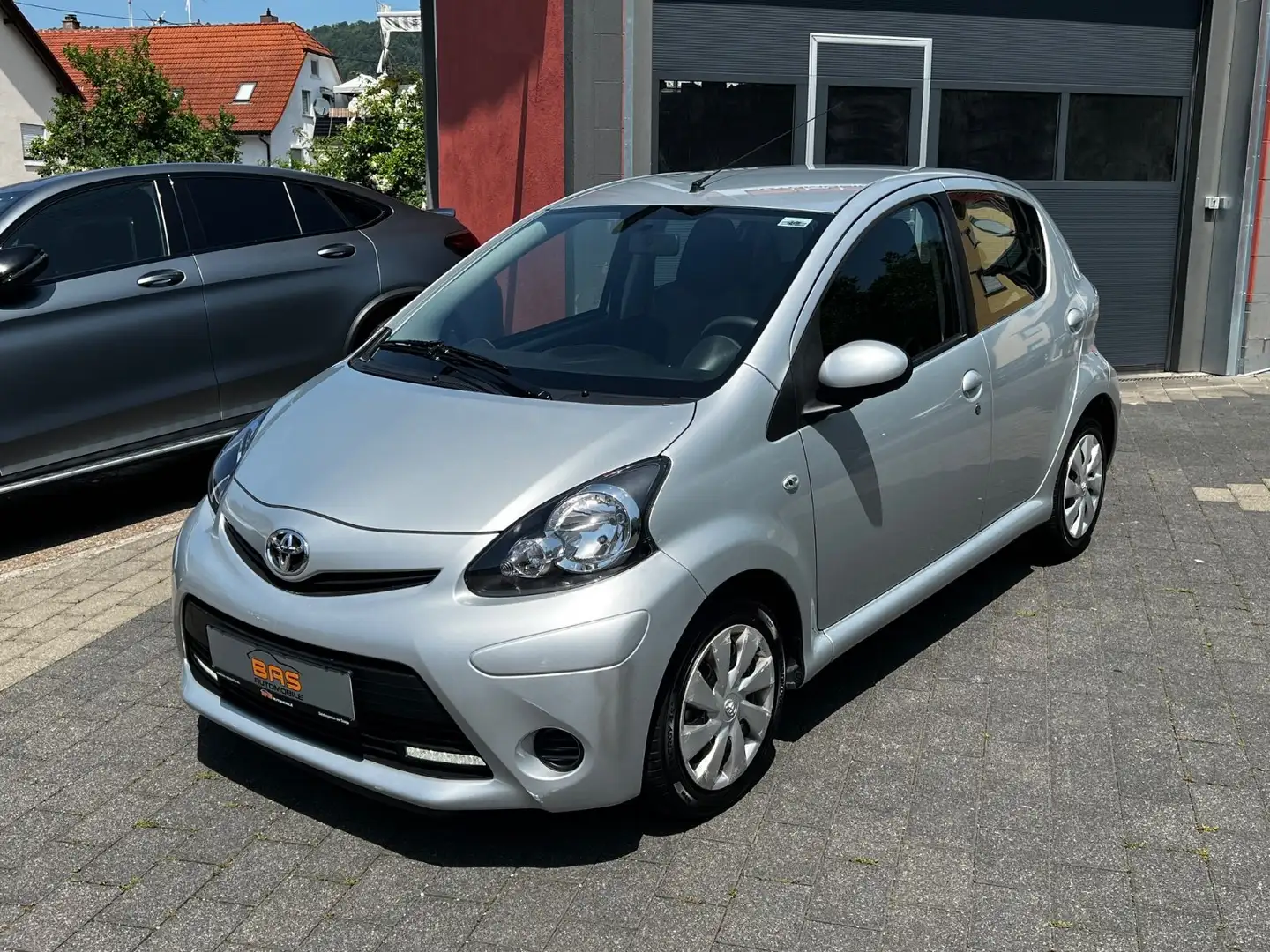 Toyota Aygo Aygo AYGO Cool*AUTOMATIK*KLIMA*WENIG KM*1.HAND* Silber - 1