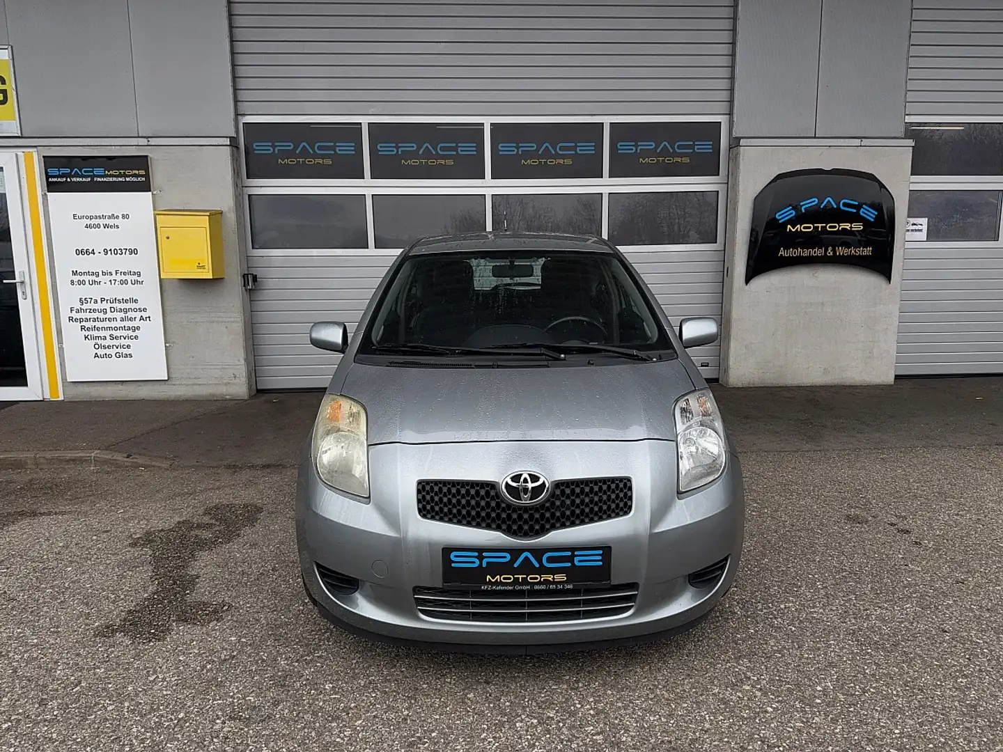 Toyota Yaris 1,0 VVT-i Linea Sol Silber - 2