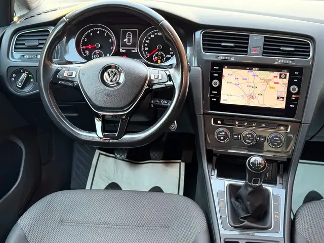 Volkswagen Golf view 19