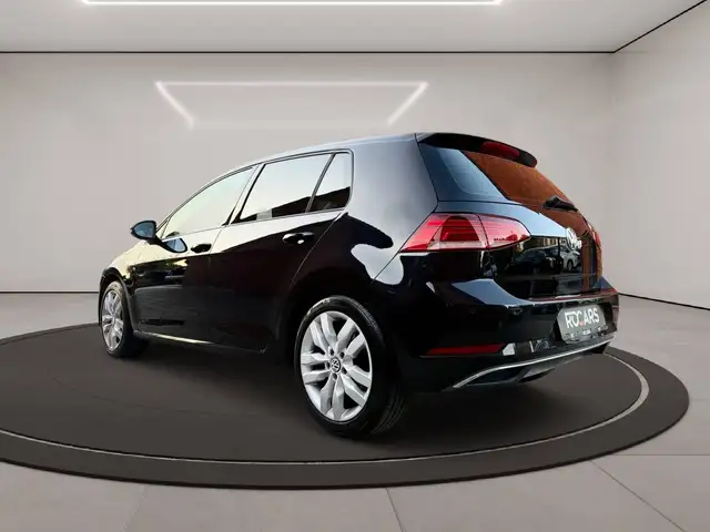Volkswagen Golf view 8
