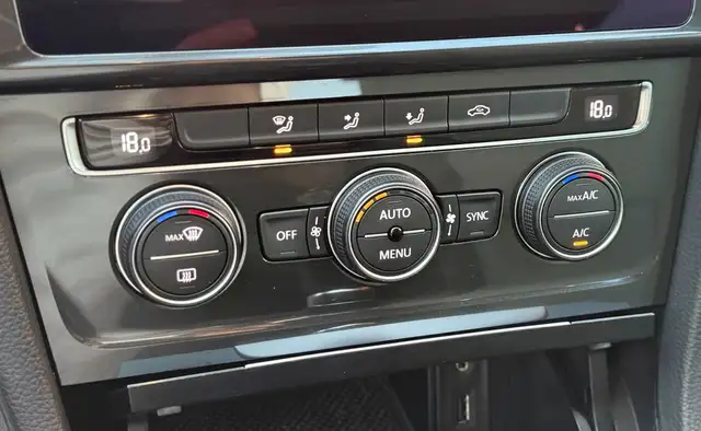Volkswagen Golf view 18